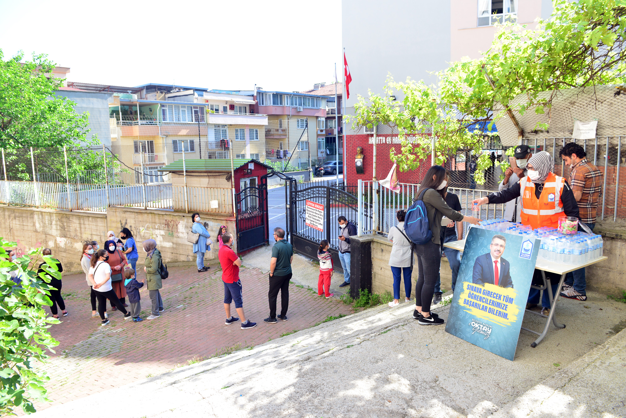 YILDIRIM BELEDİYESİ LGS’DE ÖĞRENCİLERİ YALNIZ BIRAKMADI