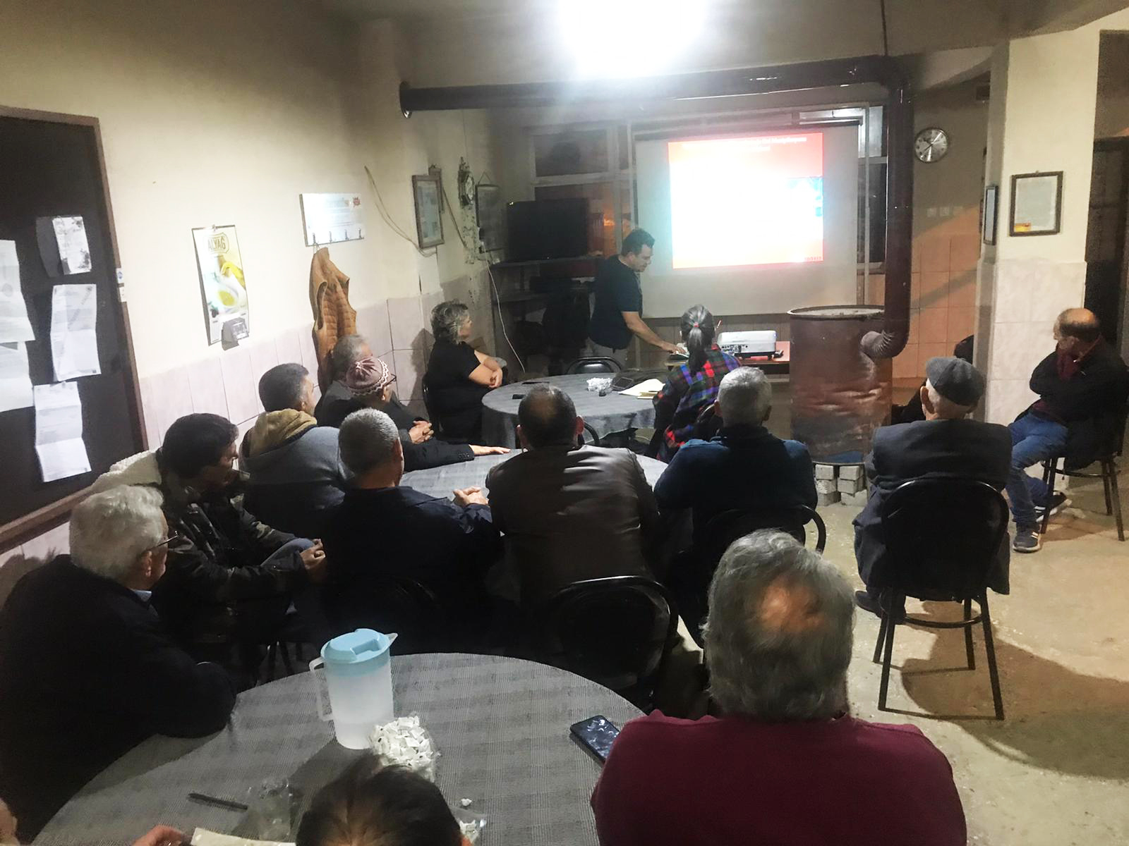 Nilüfer Belediyesi'nden çiftçilere budama eğitimi