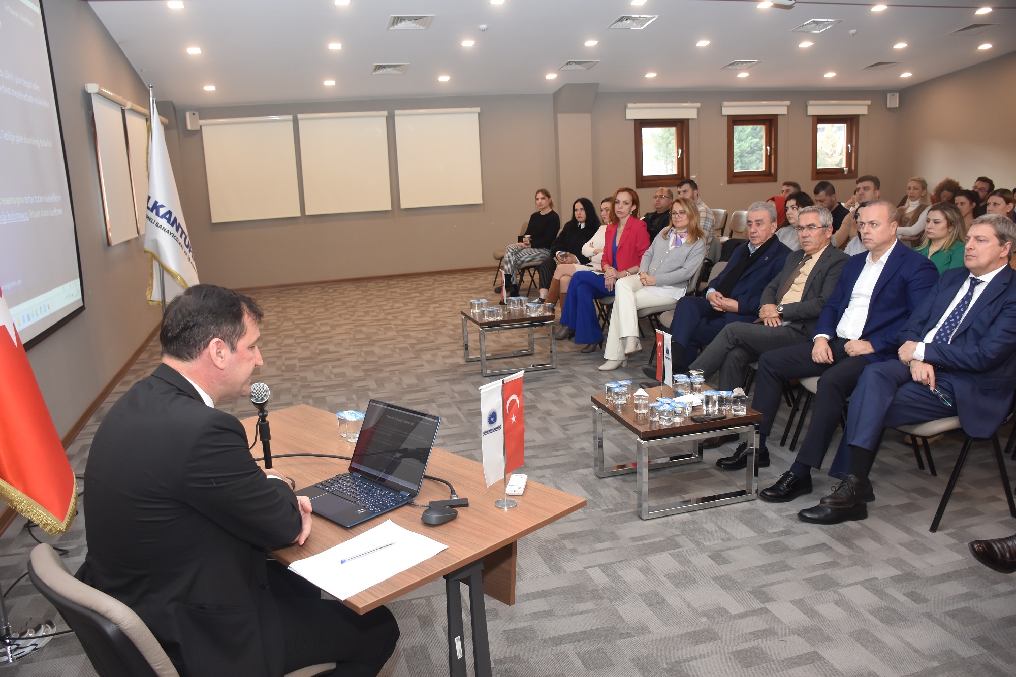 BALKANTÜRKSİAD üyelerine "Enflasyon Düzeltmesi" anlatıldı