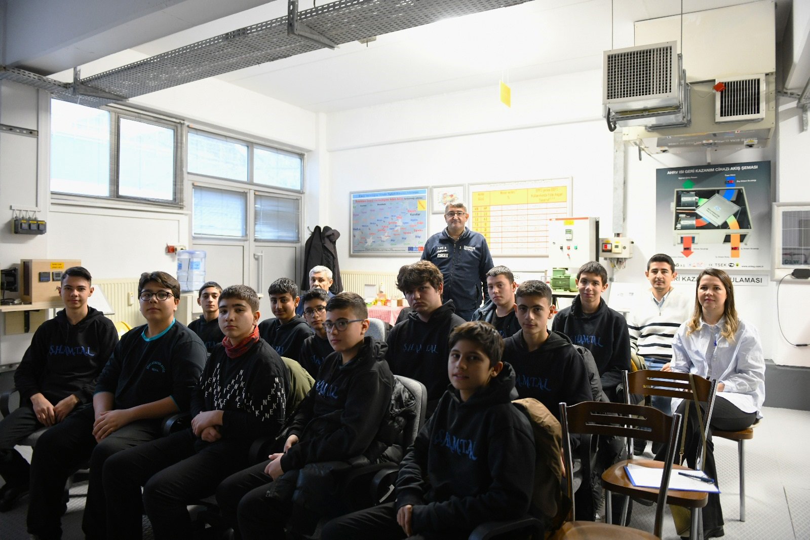 Gençlere uygulamalı enerji tasarrufu eğitimi