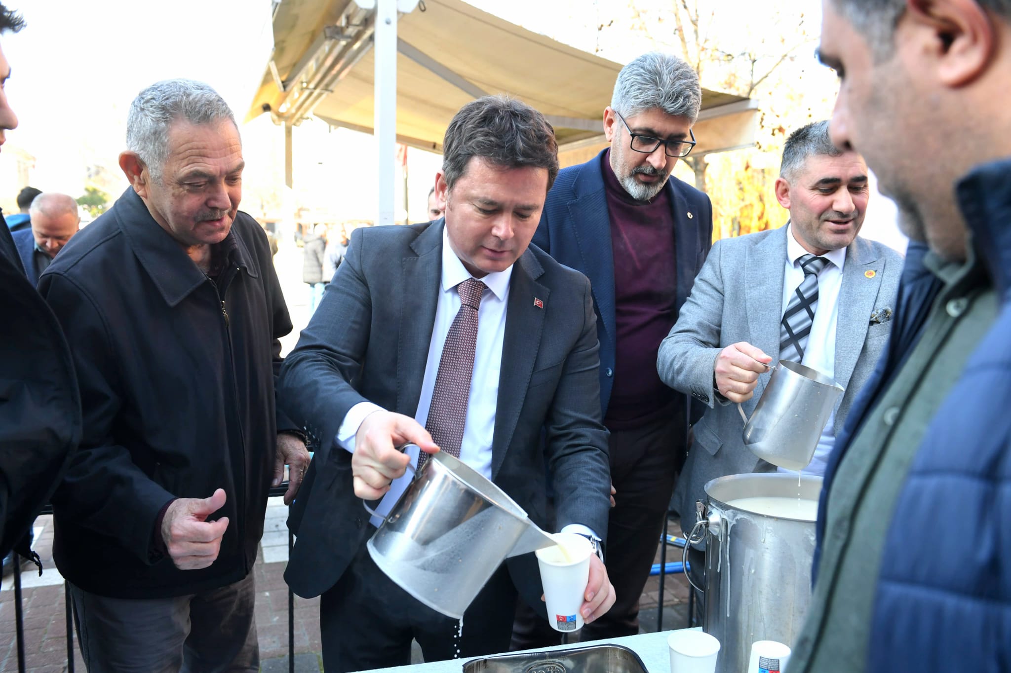 Başkan Aydın’dan vatandaşlara çorba ikramı