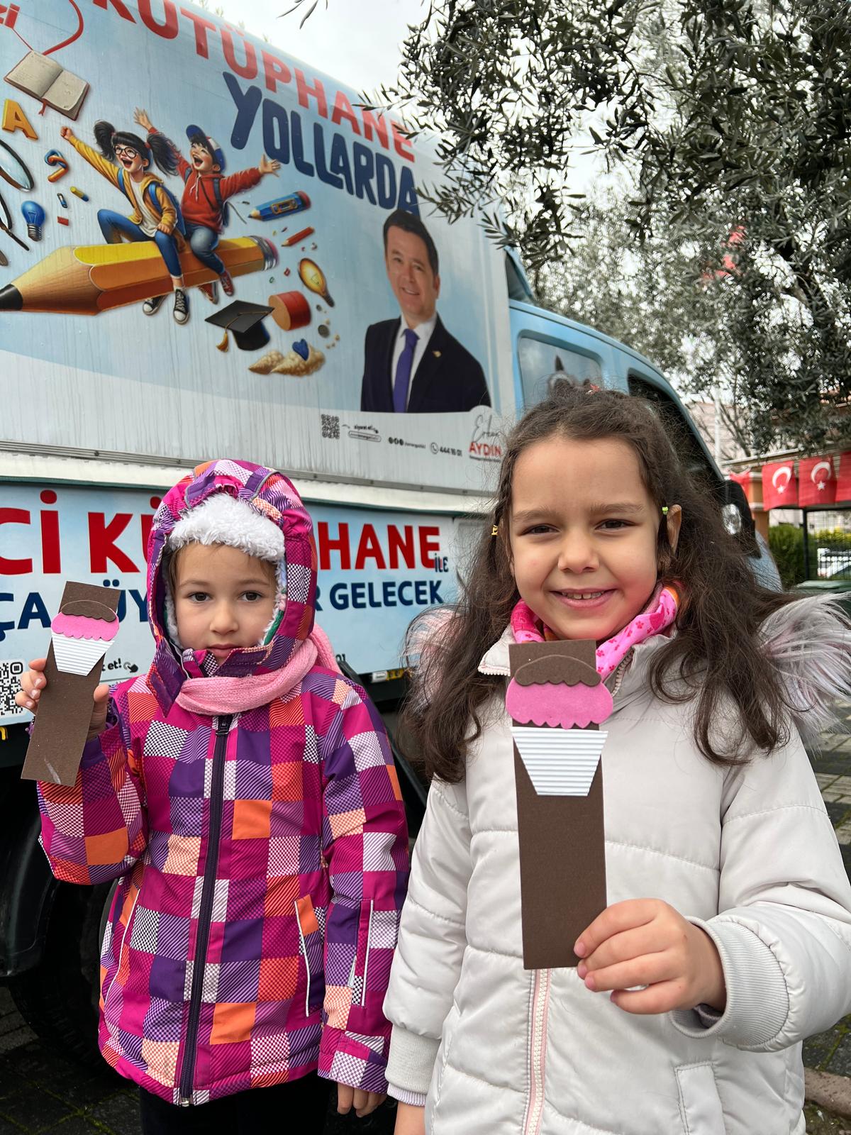 Gezici Kütüphane’de çocuklar için Kitap Ayracı Atölyesi