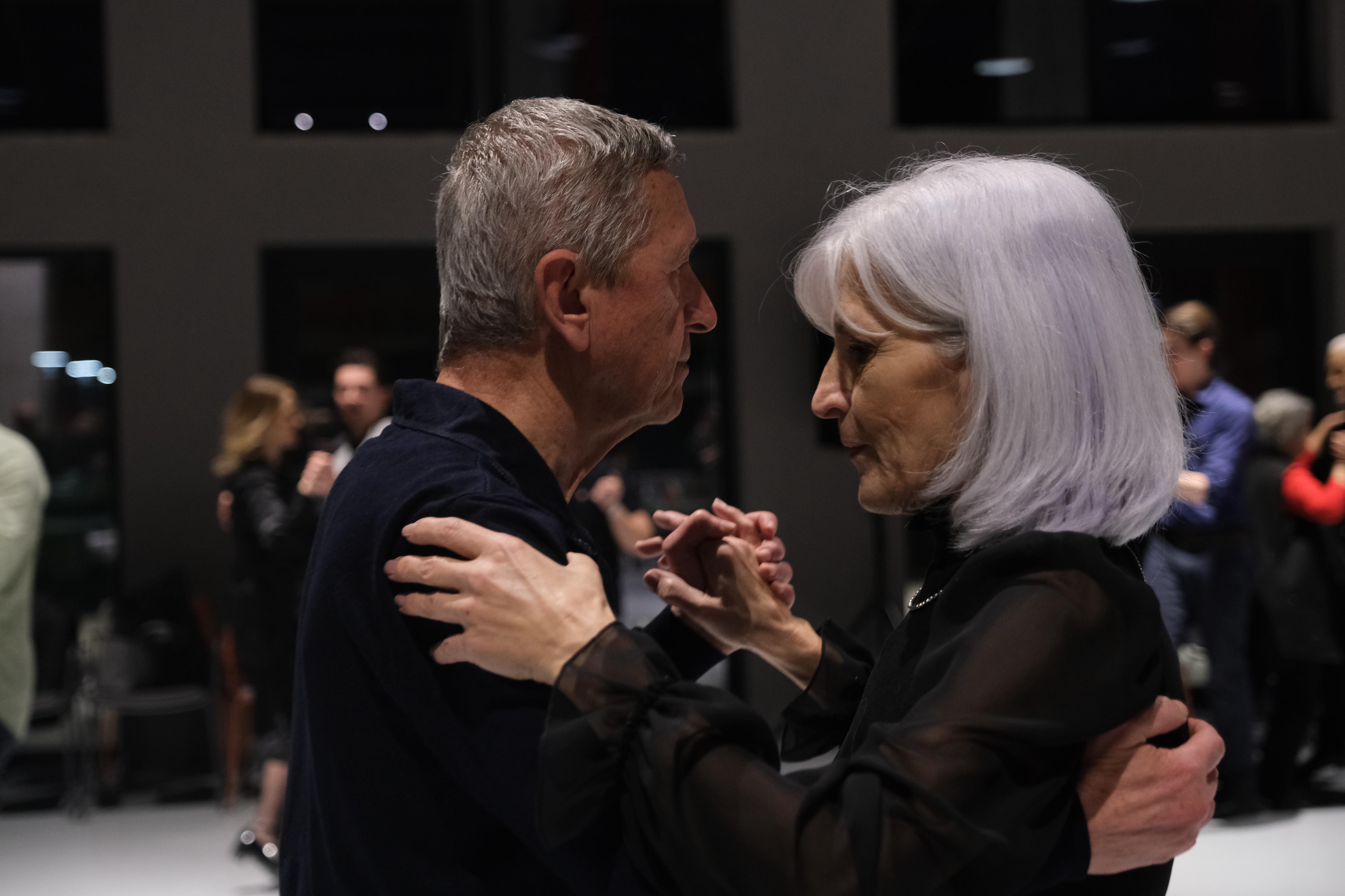 Nilüferli çiftlerden Sevgililer Günü tangosu