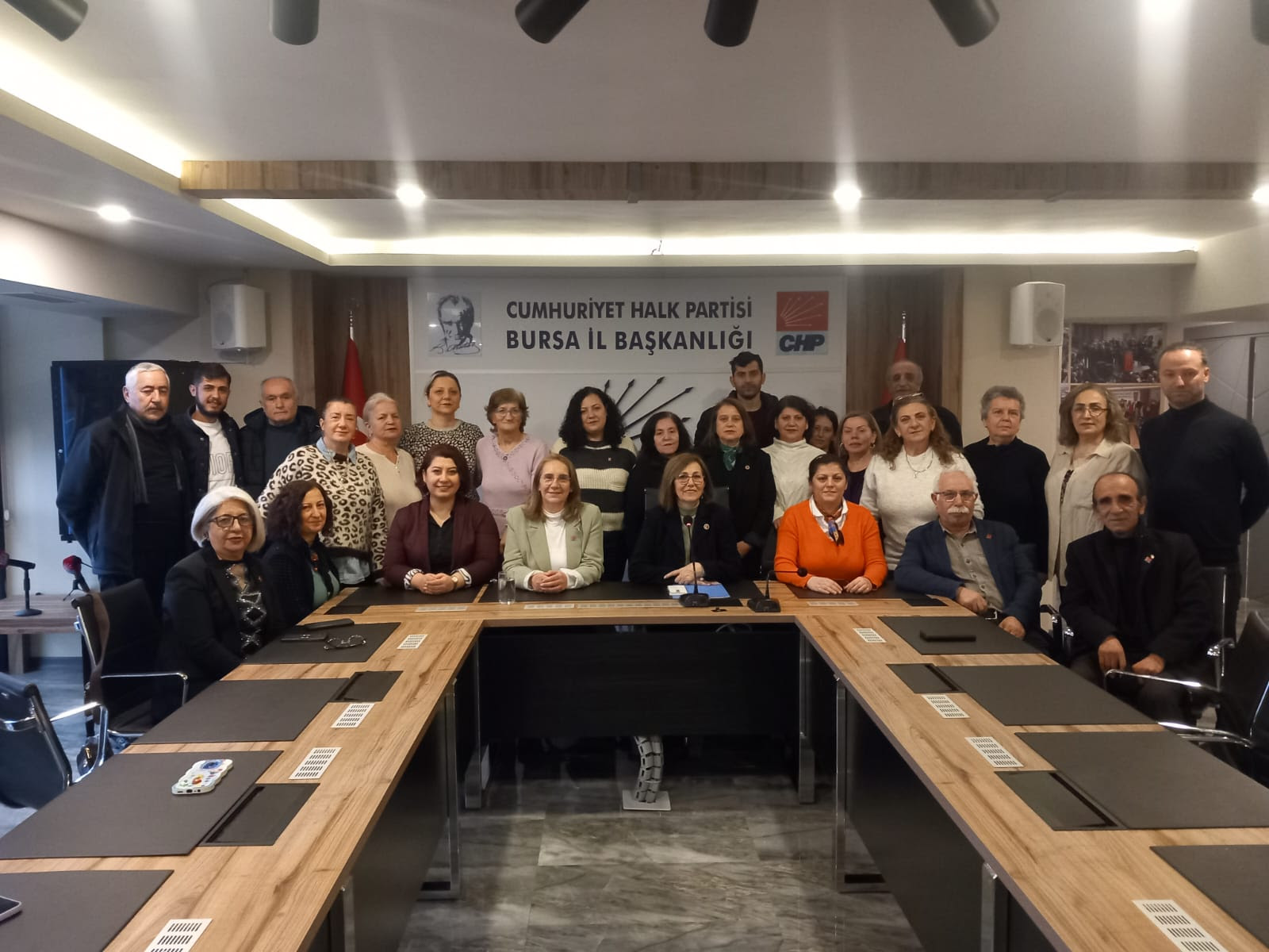 CHP Bursa İl Kadın Kolları: Daha çok eşitlik, adalet, demokrasi, hukuk için mücadeleye devam