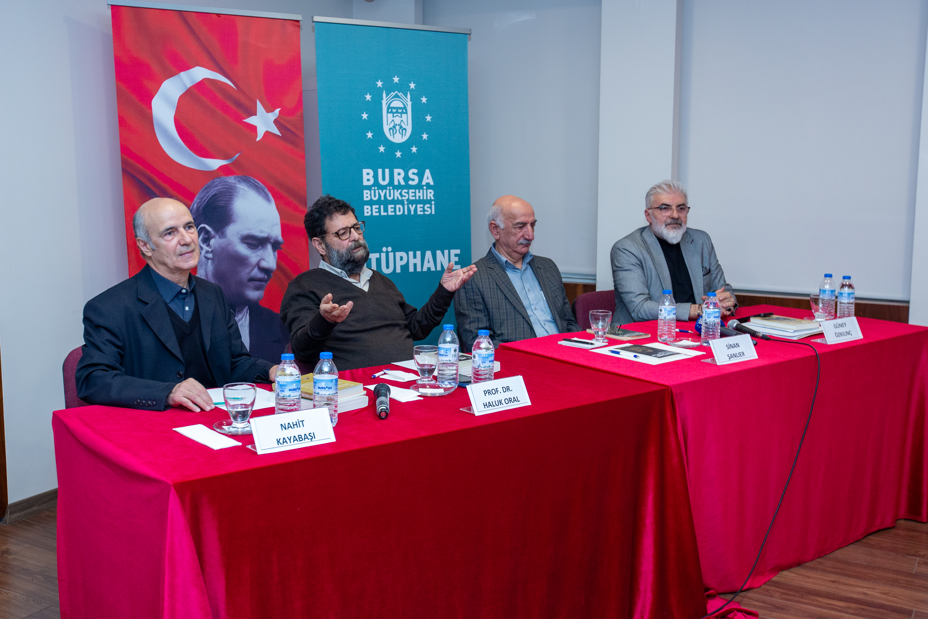 Nazım Hikmet'i yazmak: usta yazarlar anlatıyor