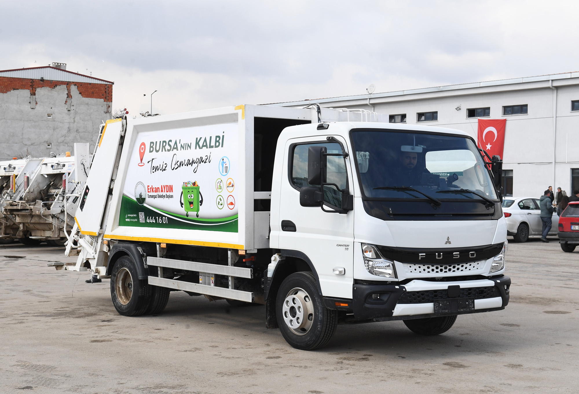 Osmangazi’nin temizlik filosuna 17 araç eklendi