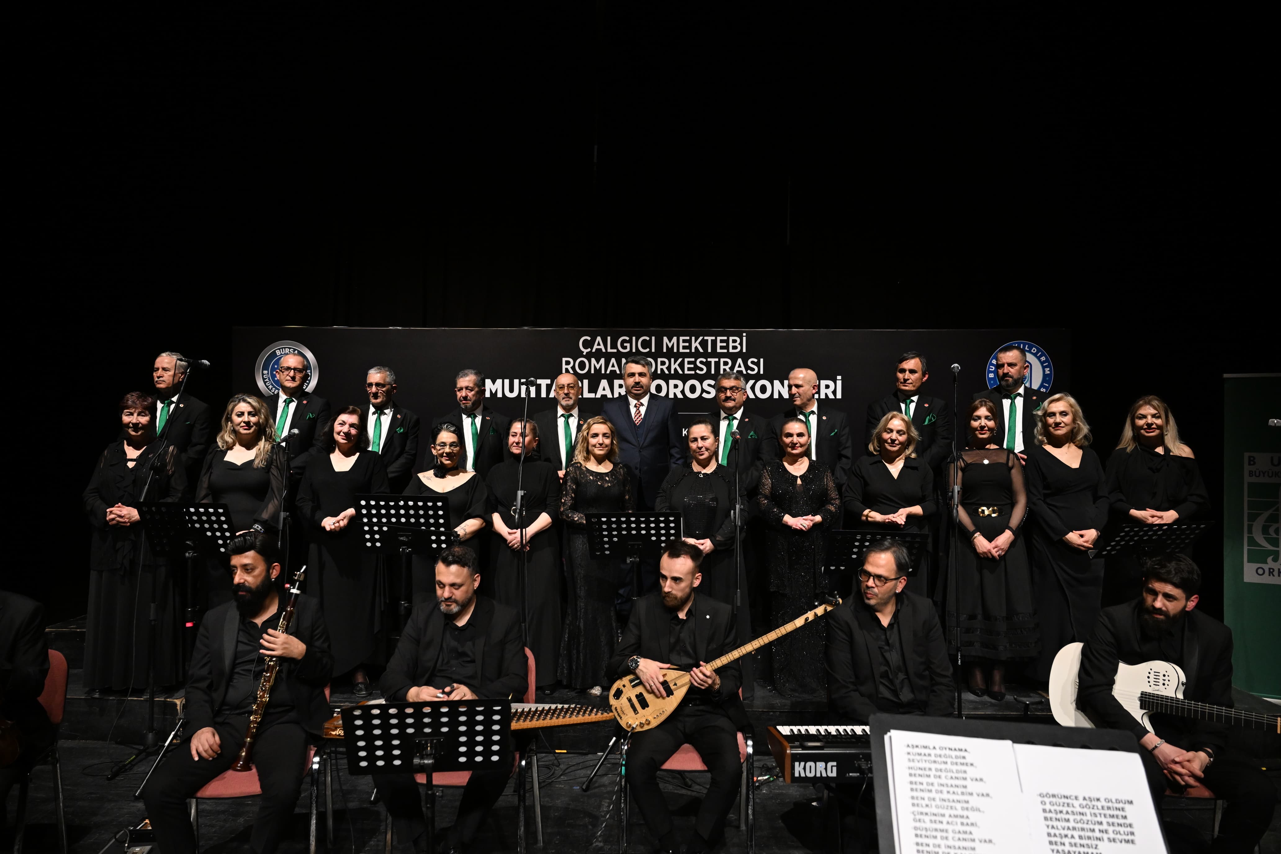 "Muhtarlar Korosu" Yıldırım'da konser verdi