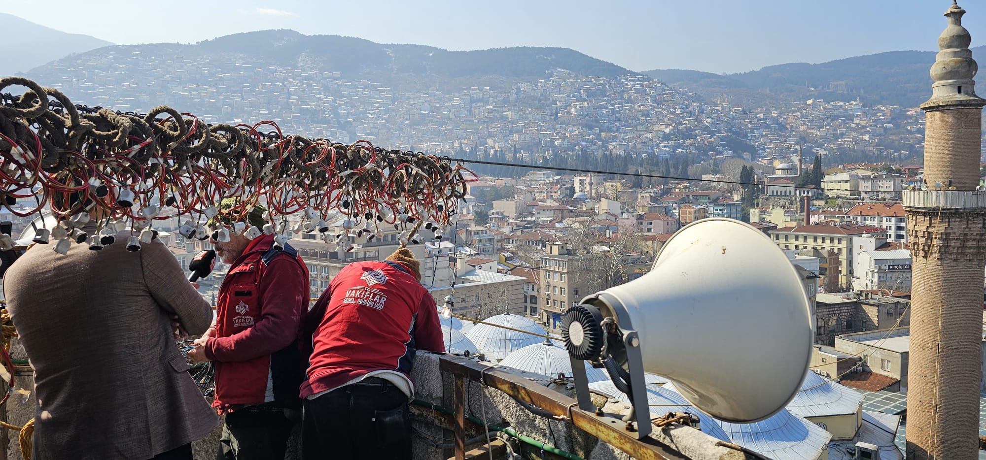 Bursa Ulu Cami'de Ramazan coşkusu: Mahyalar gökyüzünü aydınlattı