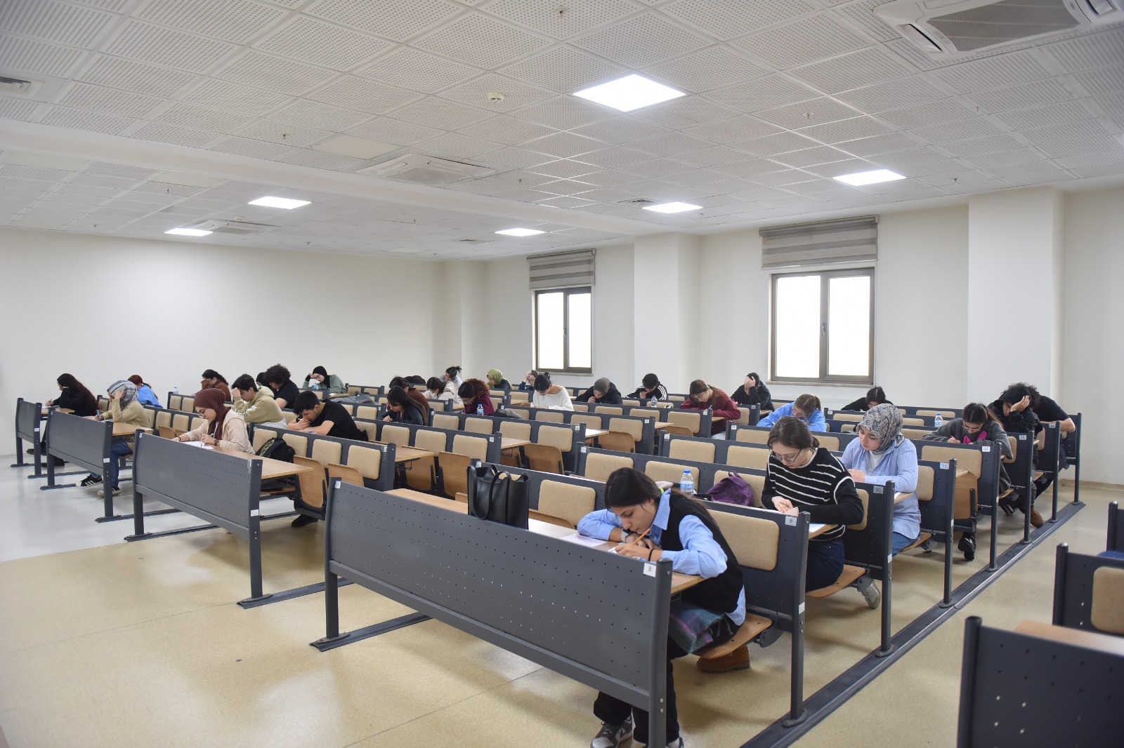 Gençlerin geleceğine Yıldırım Belediyesi'nden destek