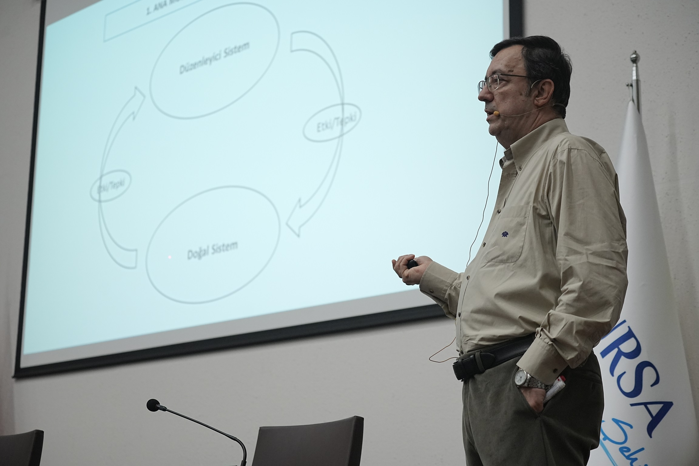 Gençlerin iş dünyası beklentileri konuşuldu