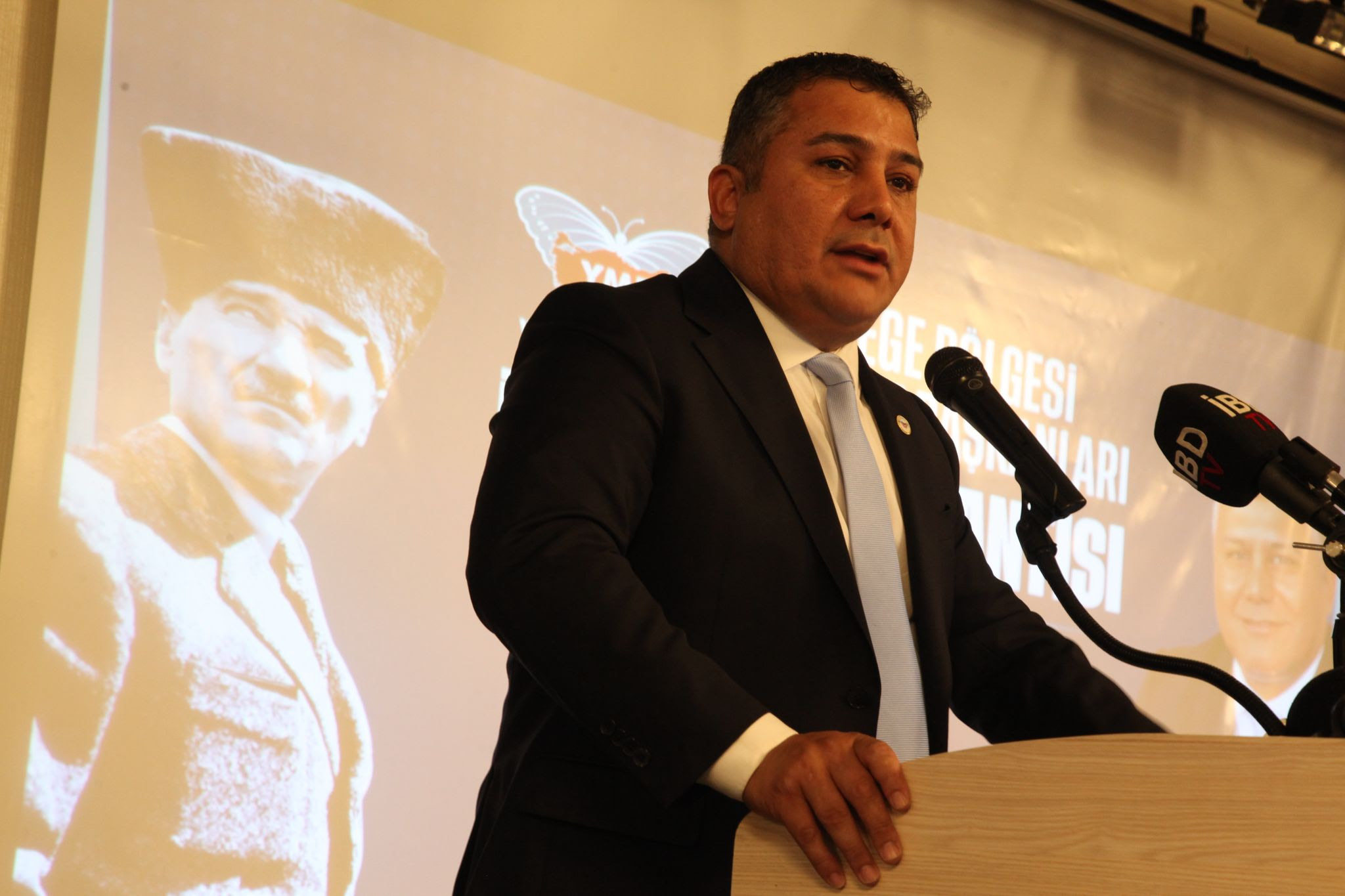 Yerli ve Milli Parti Genel Başkanı Teoman Mutlu açıklama yaptı