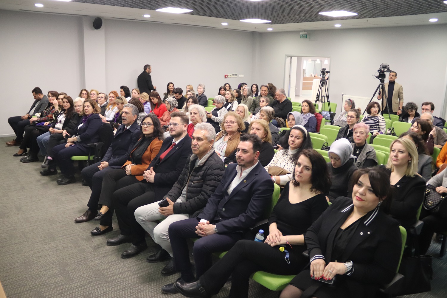 Siyasette ve sosyal hayatta kadının rolü konuşuldu