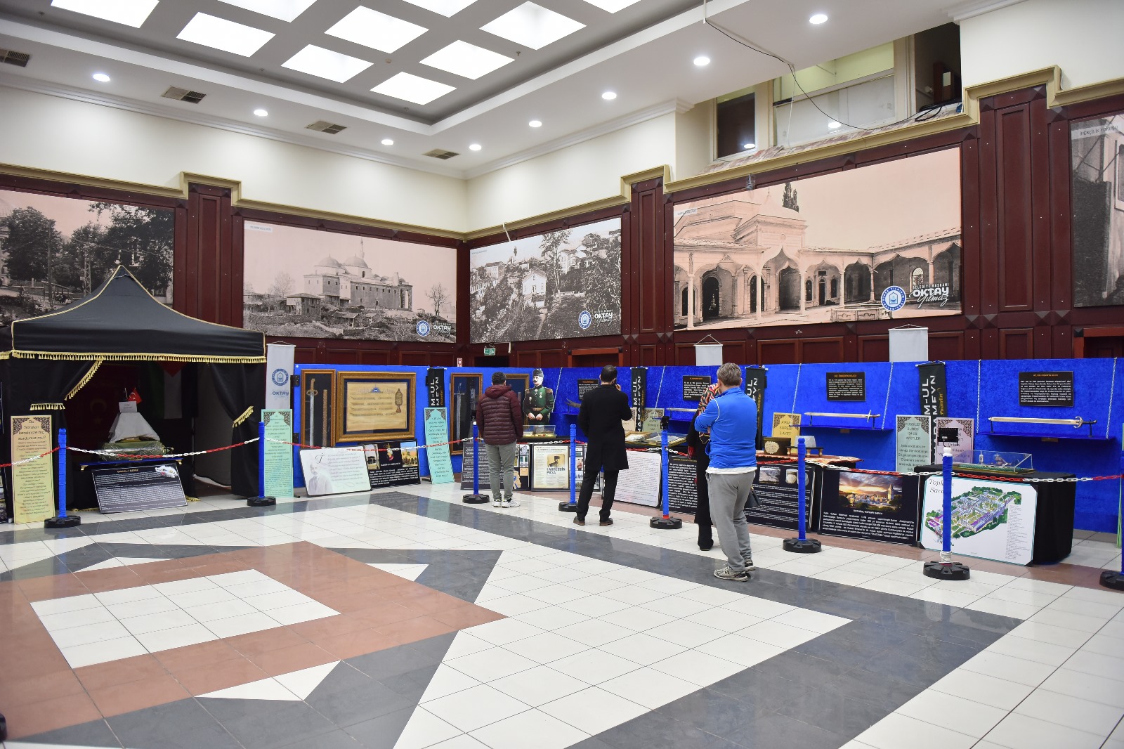 Yıldırım'da Kutsal Emanetler sergisi açıldı