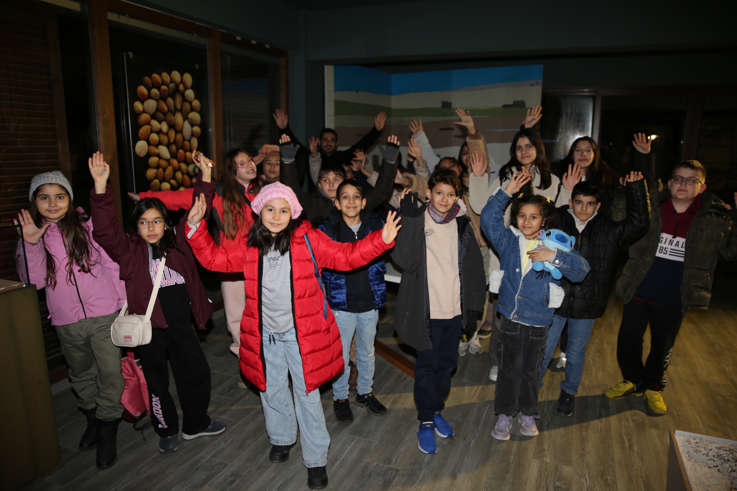 Çocuklar Arkeopark'ta bilimle buluştu