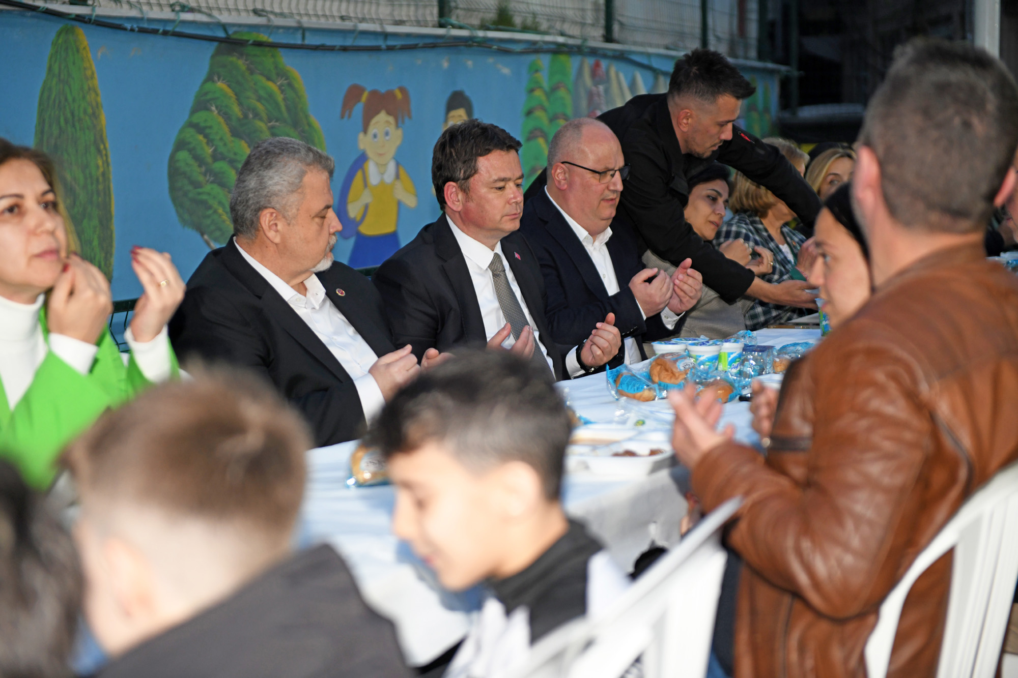 Başkan Aydın, Yeşilova'da vatandaşlarla iftar yaptı