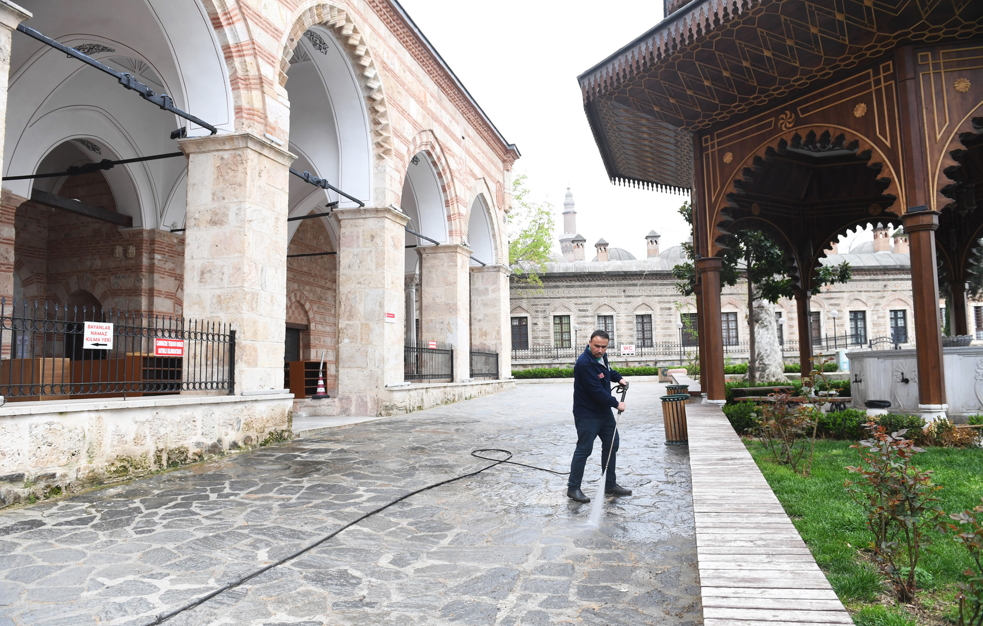 Osmangazi'de bayram temizliği devam ediyor