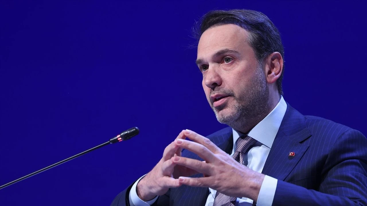 Enerji Bakanı Bayraktar: "Yerli kurumların yanında olacağız"