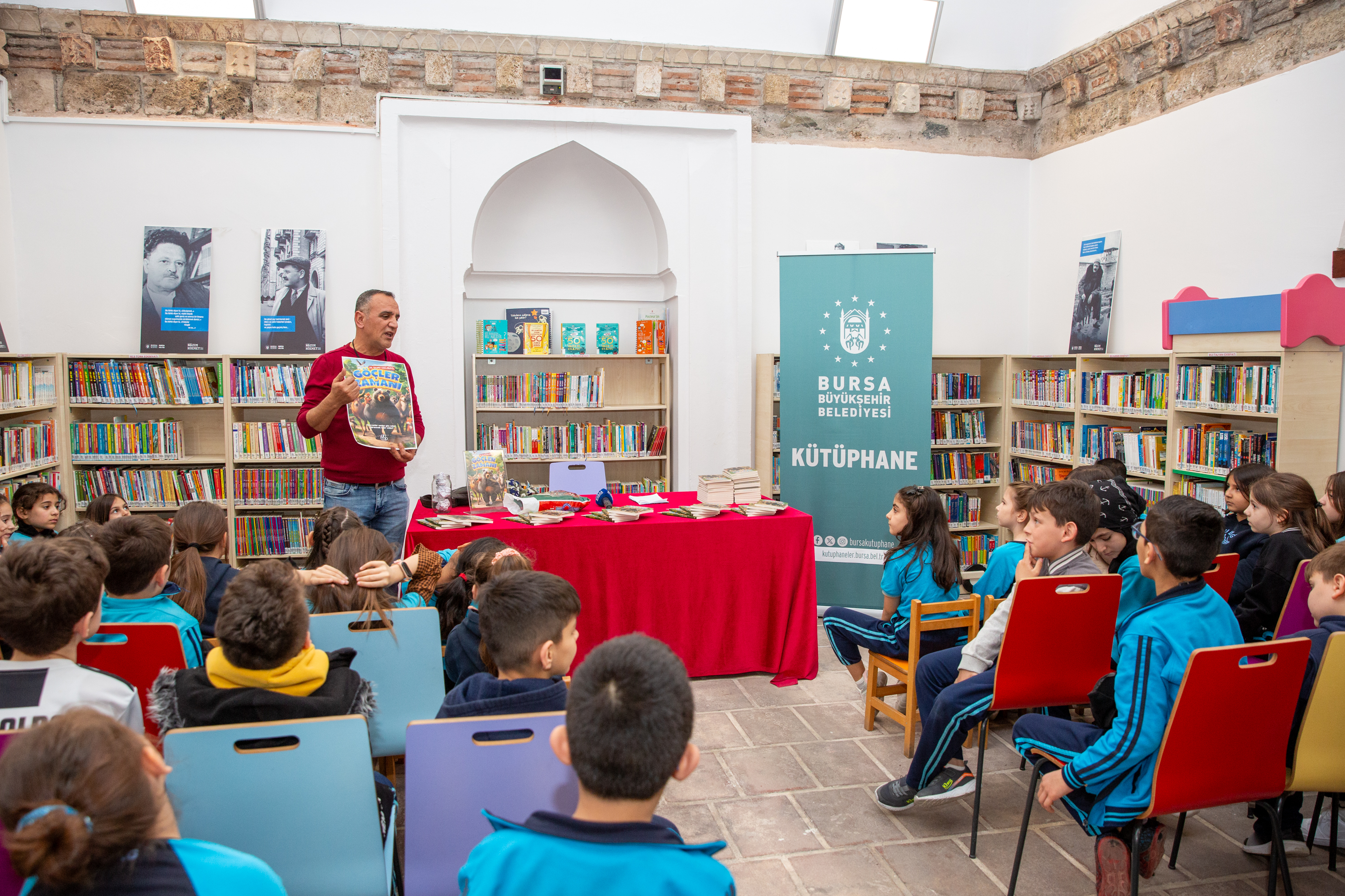 Büyükşehir'den çocuklara kitap etkinliği
