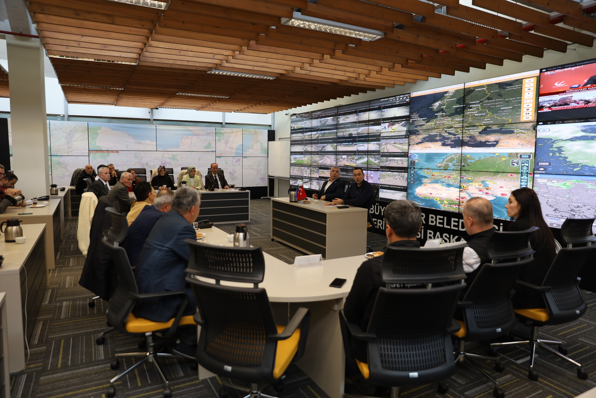 AKOM'da muhtarlarla iş birliği toplantısı