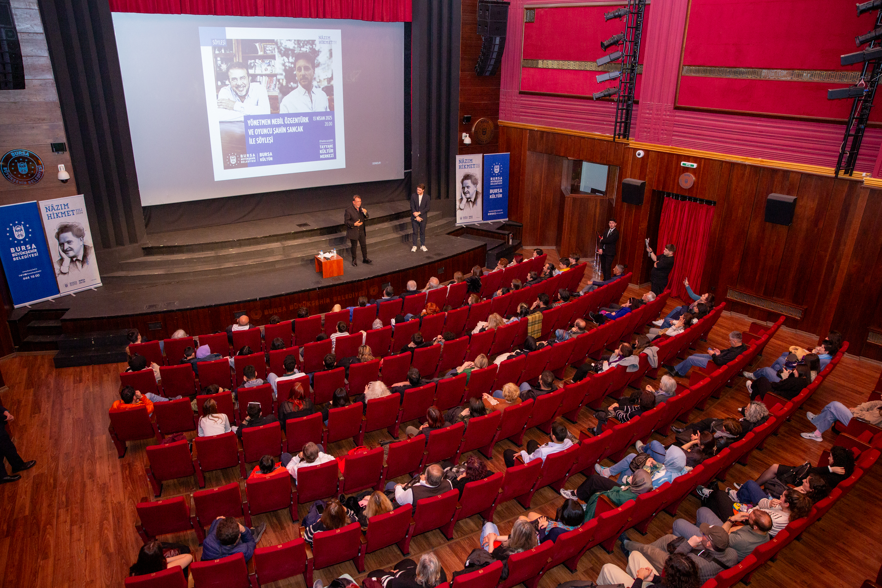 Usta Yönetmen Nebil Özgentürk Bursa'da Nâzım Hikmet'i anlattı