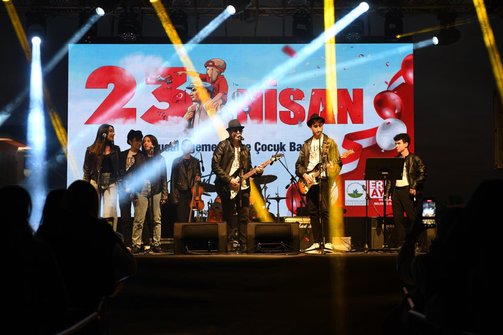 Osmangazi'de 23 Nisan coşkusu konserlerle başladı