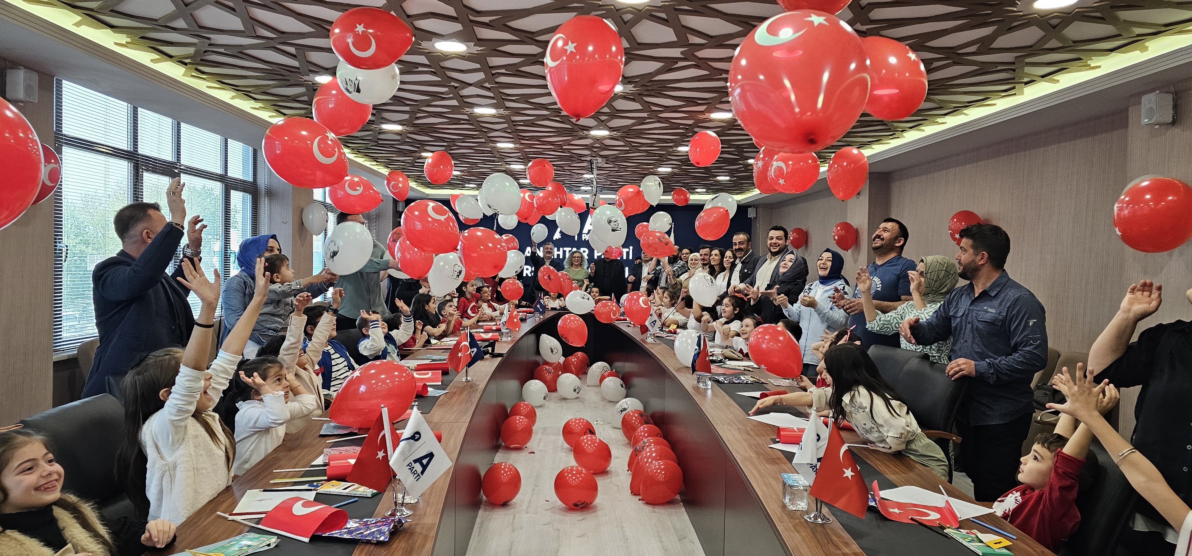 A Parti: "23 Nisan, bir ülkenin kaderini çocukların gözlerine yazdığı gün"