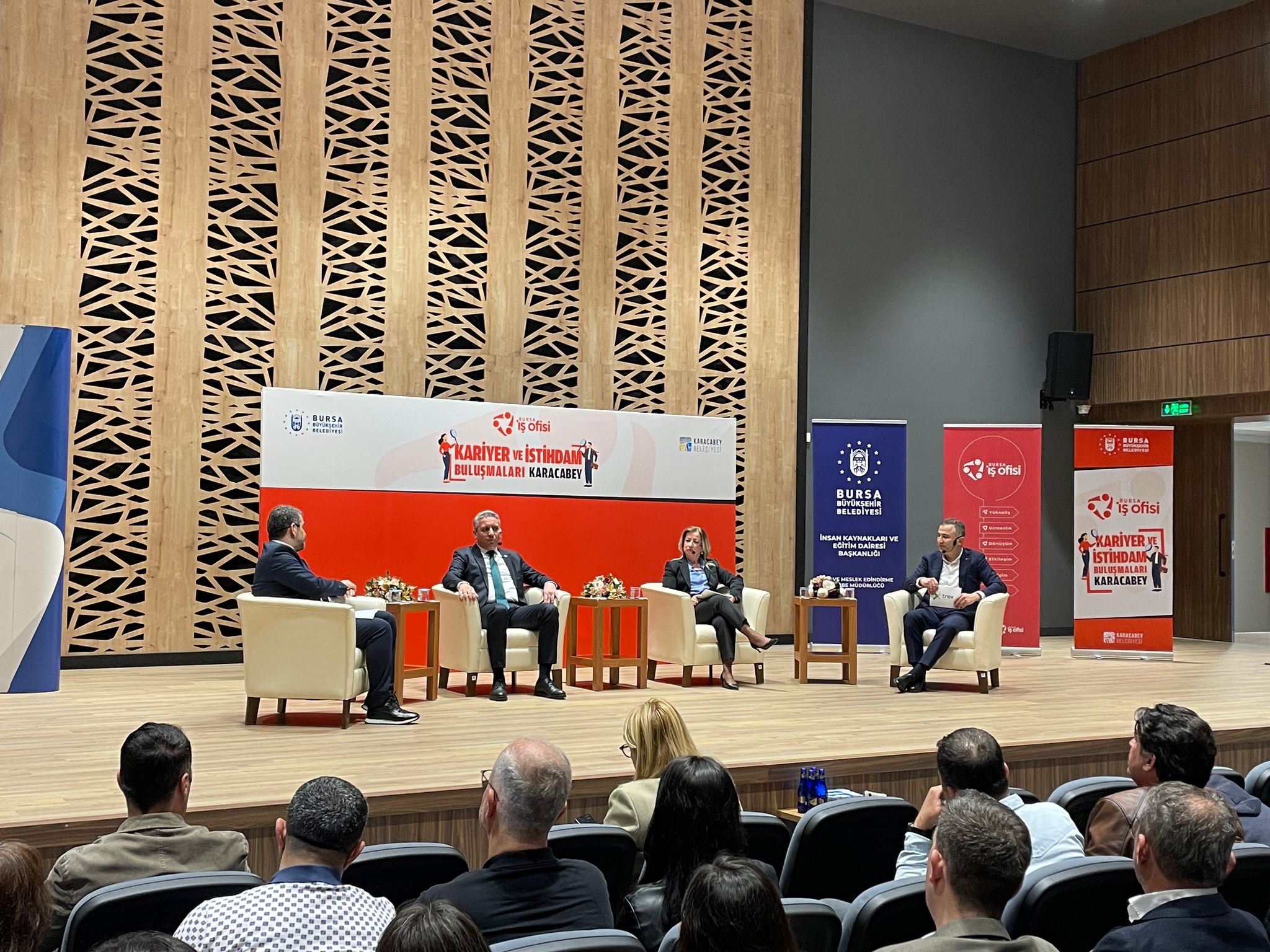 İşverenler ve iş arayanlar Karacabey'de buluştu