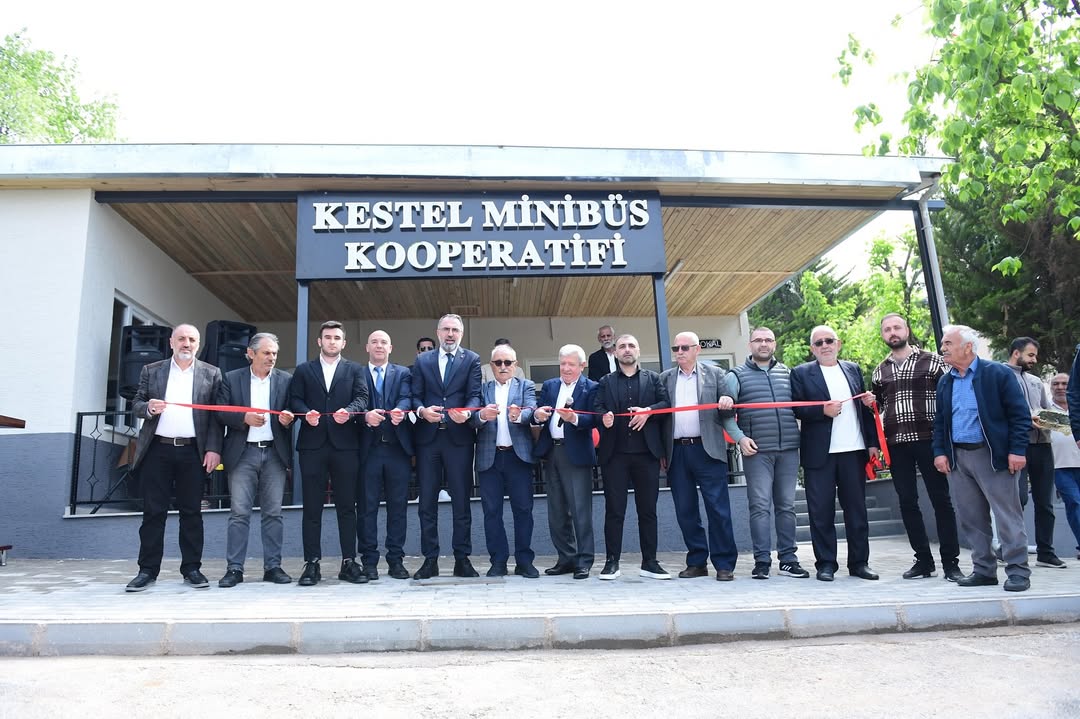 Kestel Minibüs Kooperatifi yeni yüzüyle açıldı: Esnaftan Başkan Erol'a teşekkür