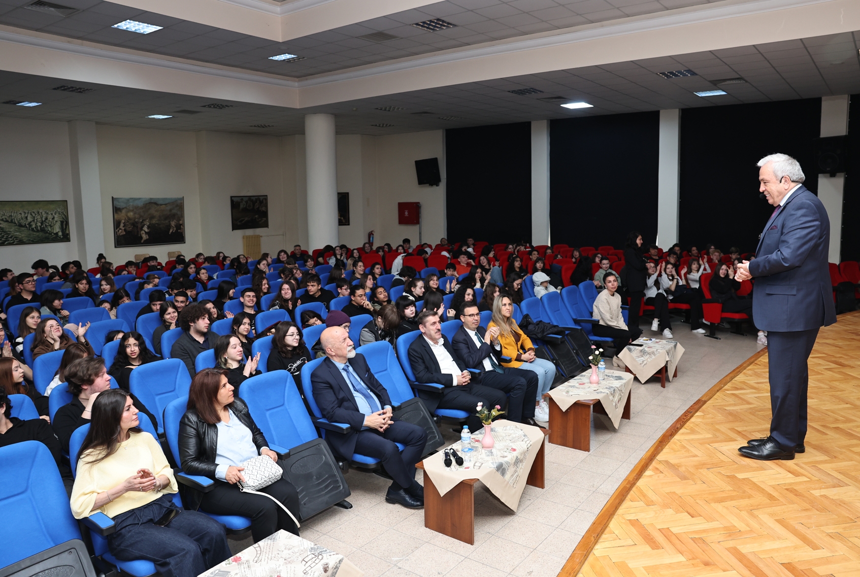 Şadi Özdemir, Güzel Sanatlar Lisesi öğrencileriyle buluştu