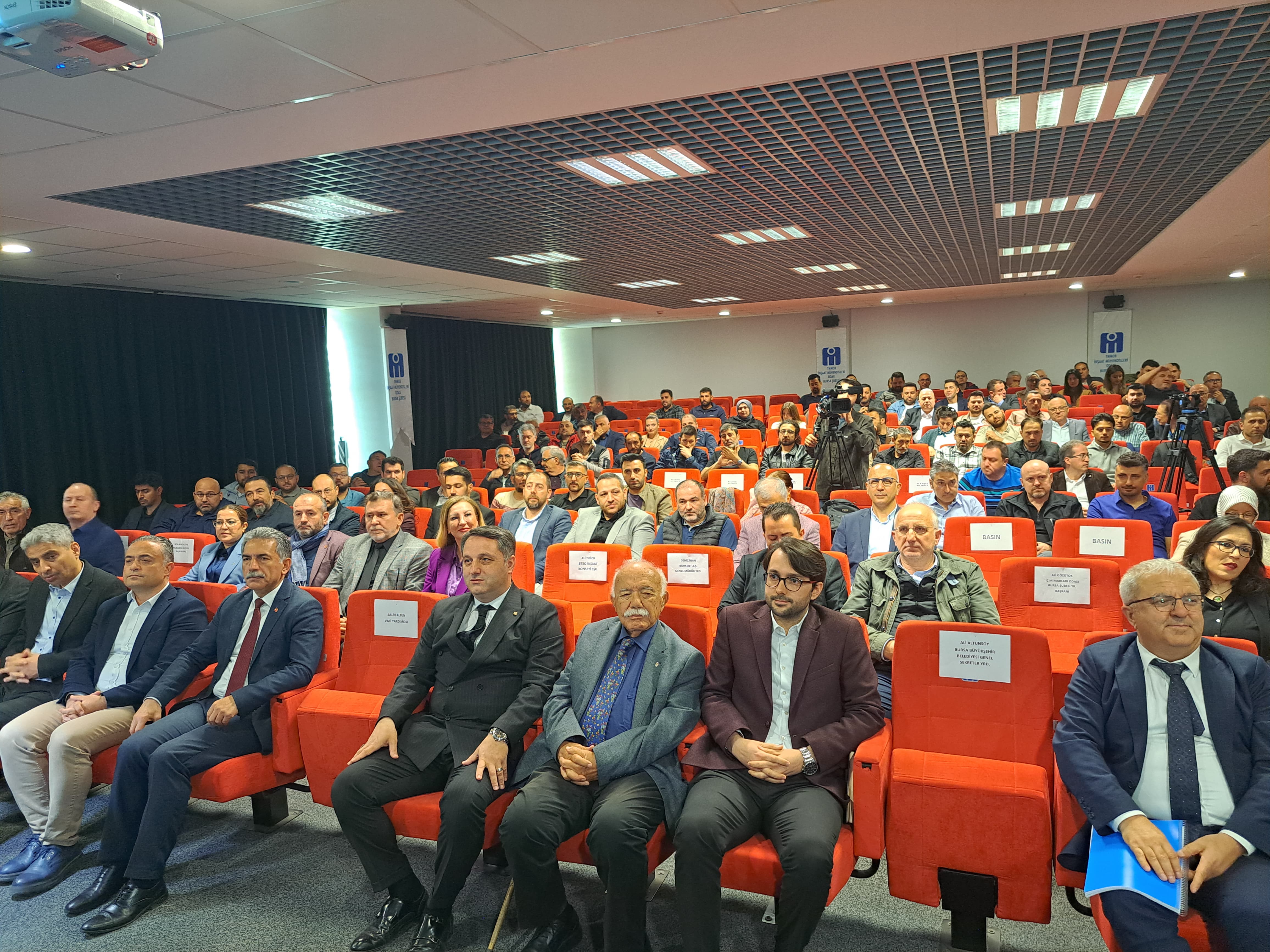 Bursa'da ulaşım konusu akademik ve yönetsel bakışla ela alındı