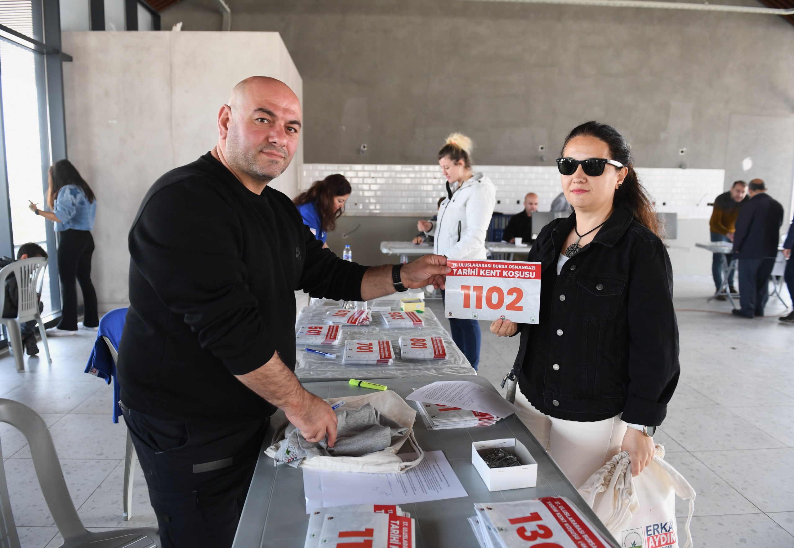 Osmangazi Tarihi Koşusu heyecanı başladı: Sporseverler numaralarını aldı