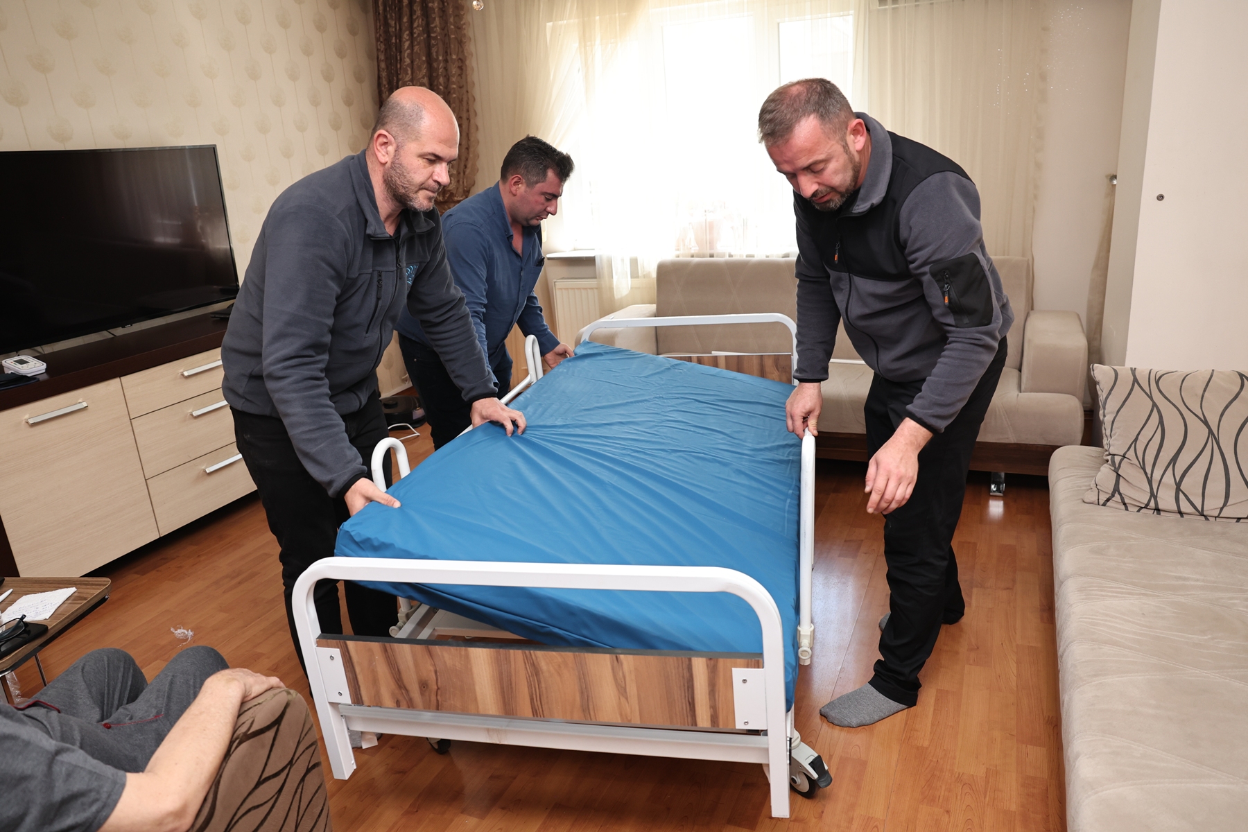 Nilüfer'de dayanışma büyüyor: İhtiyaç sahiplerine destek eli