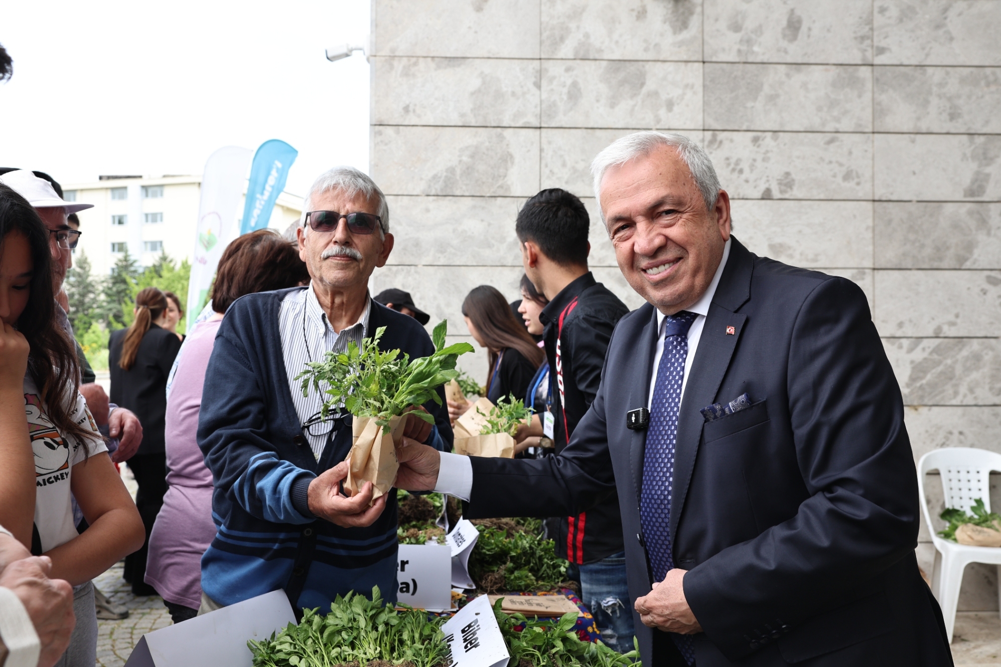 "Fide Bizden Ürün Sizden" kampanyası Nilüfer'de devam ediyor