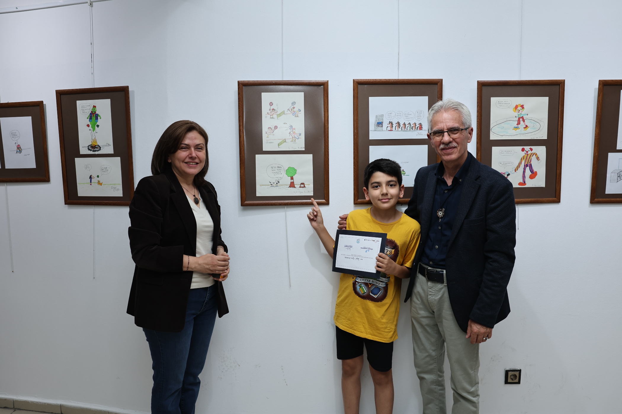 Nilüfer'de çocukların karikatür dünyası sergileniyor