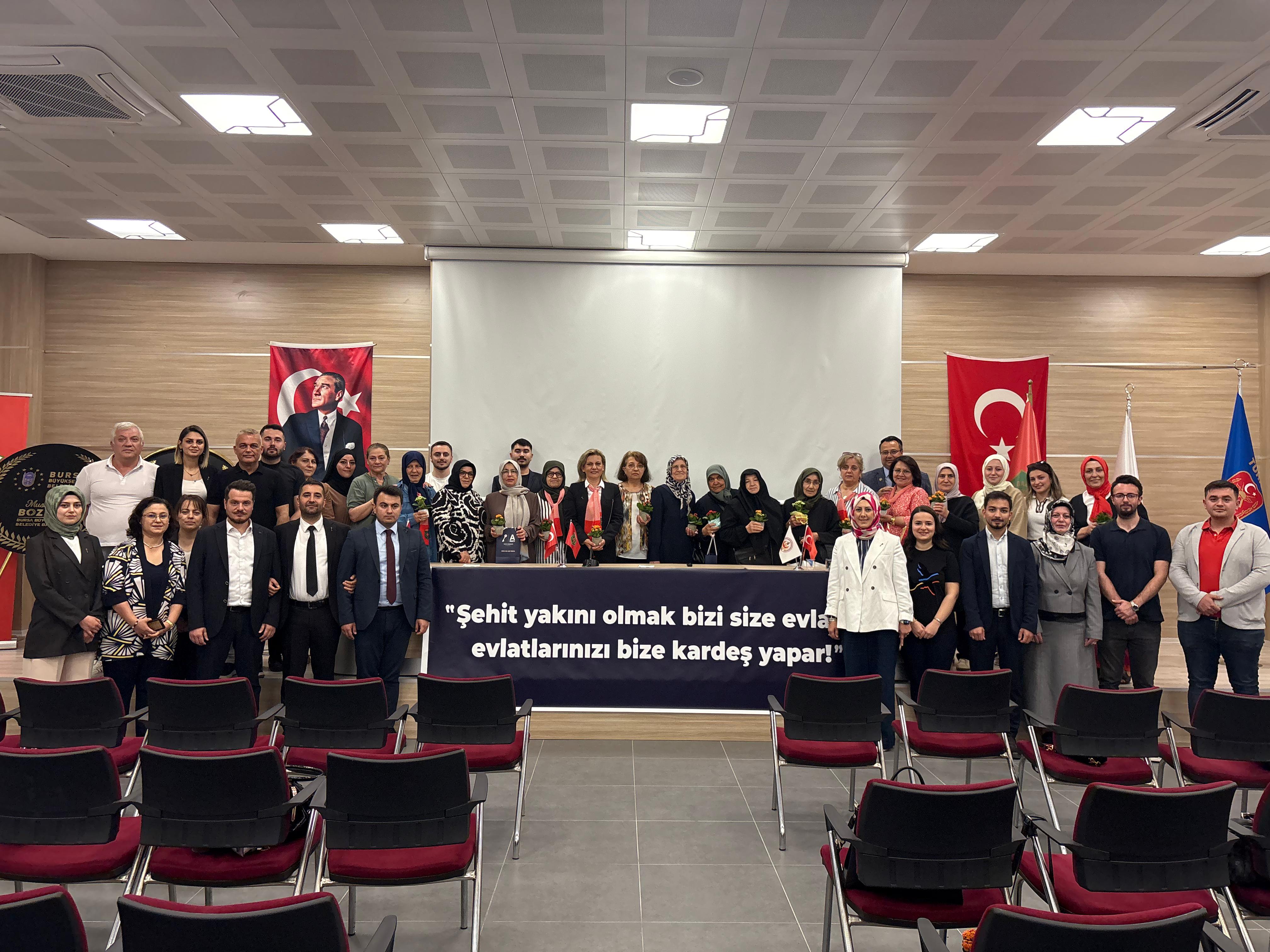 Anahtar Parti unutulan gündemde şehit annelerinin yanında oldu