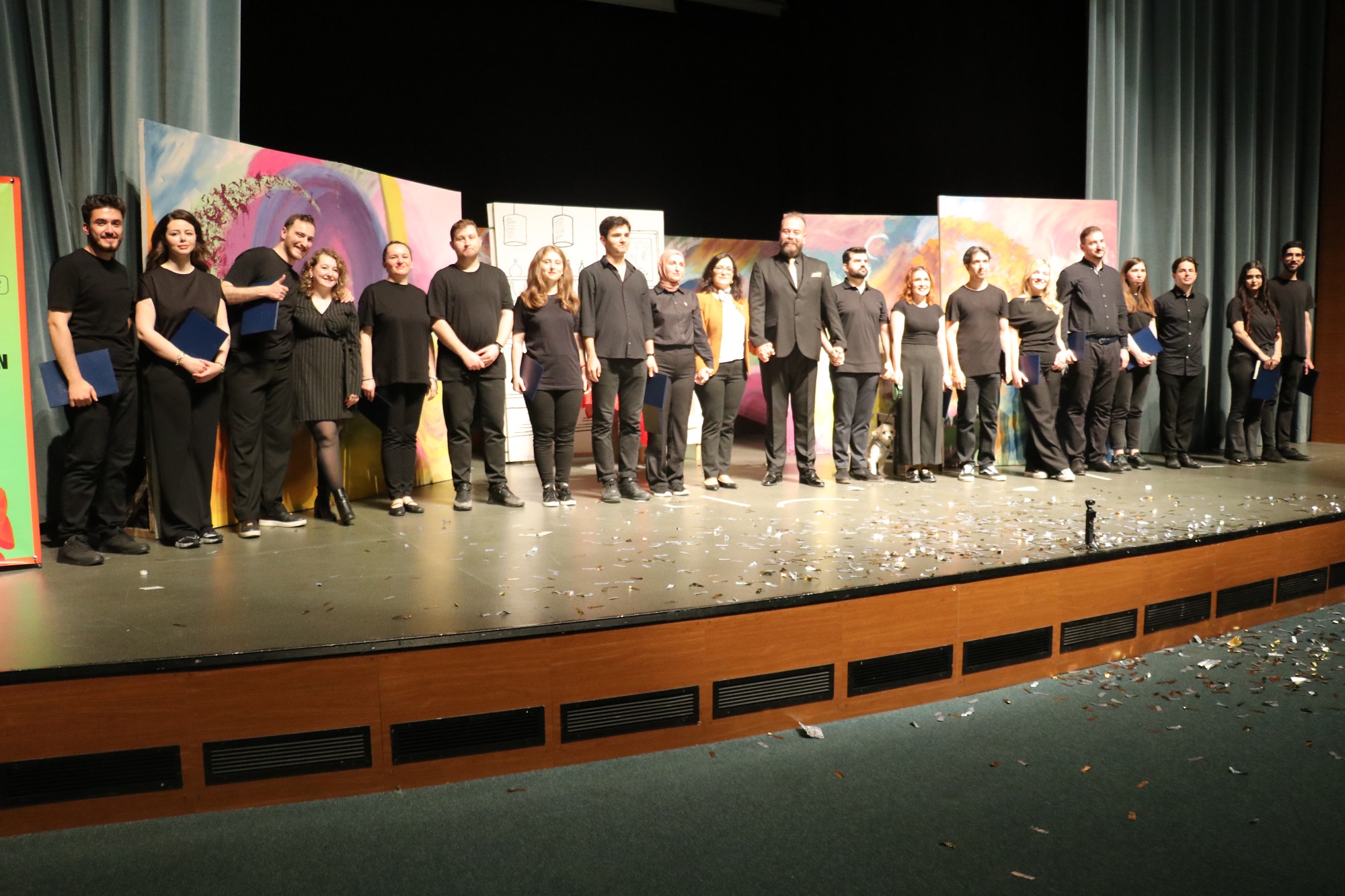 Mimarlar Odası'ndan 'Çizimde Bu Sahne Yoktu' oyunu