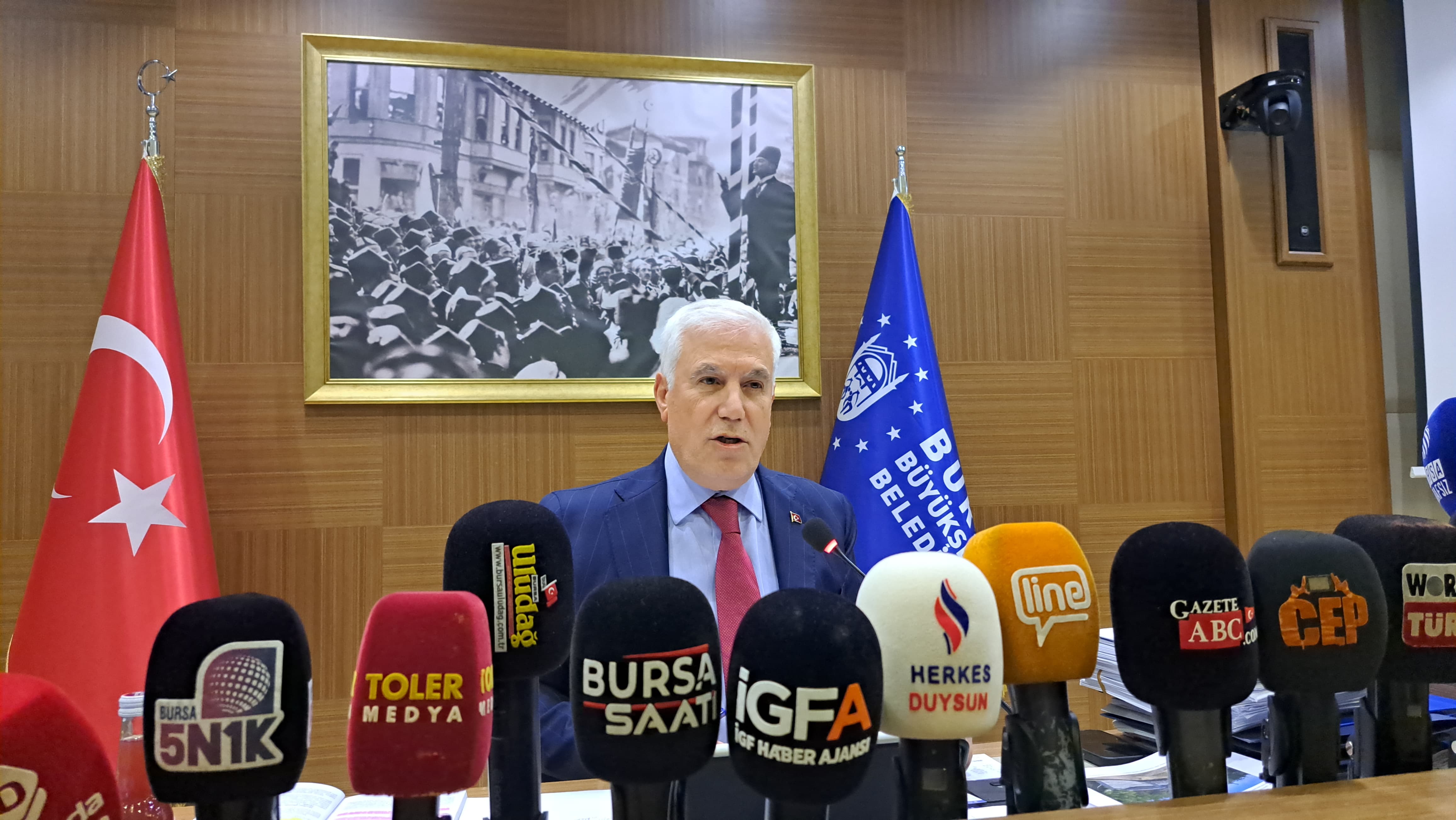 Bursa Meclisi karıştı: Başkan Bozbey'e hakaret gerginliği