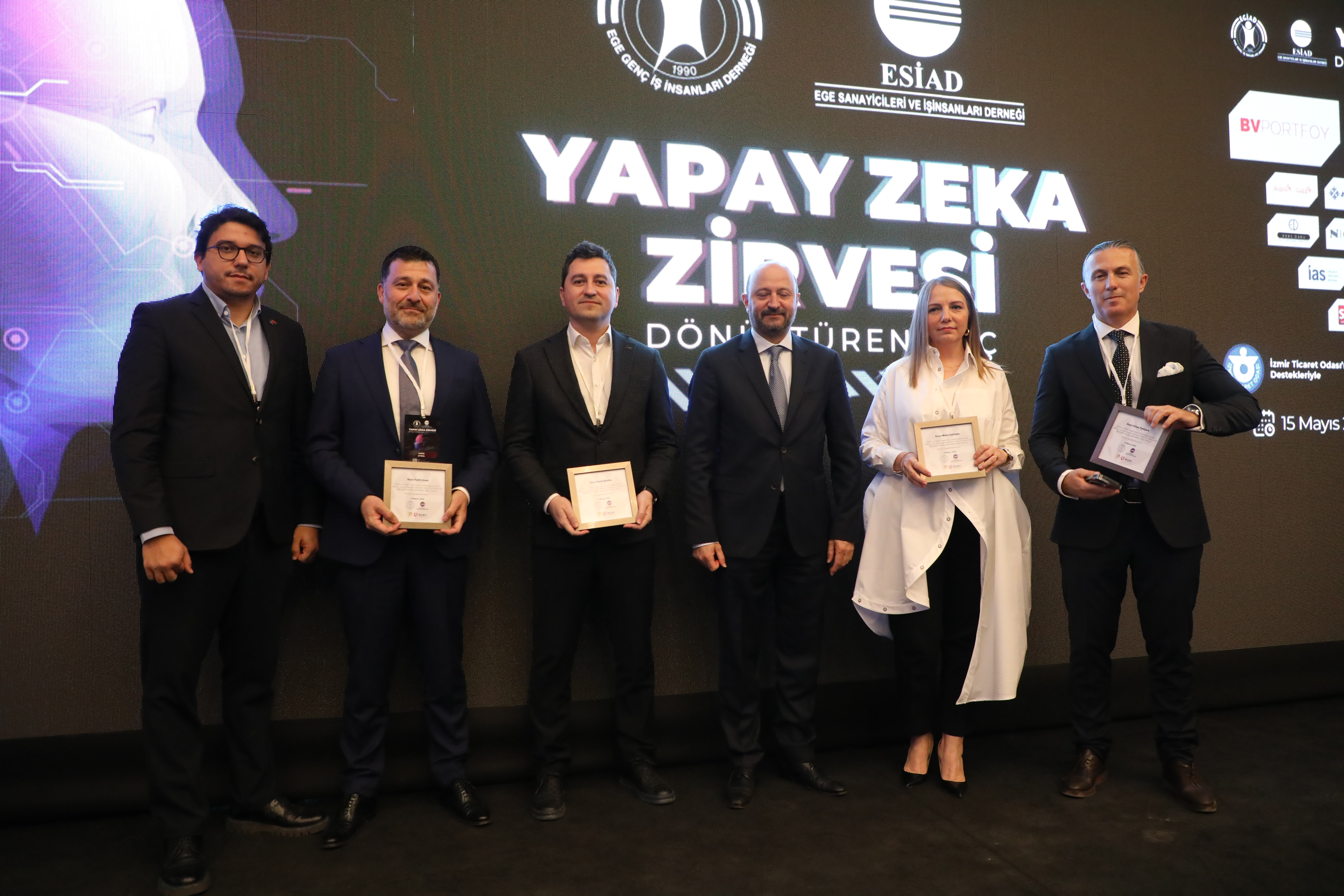 Bursa'dan iş insanları İzmir'deki Yapay Zeka Zirvesi'nde