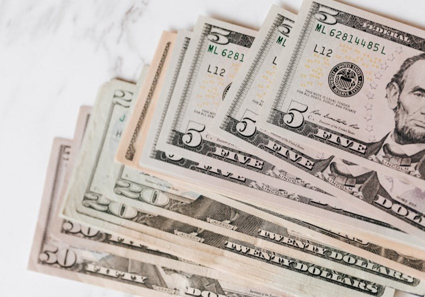 Serbest piyasada dolar ve euro yükselişte