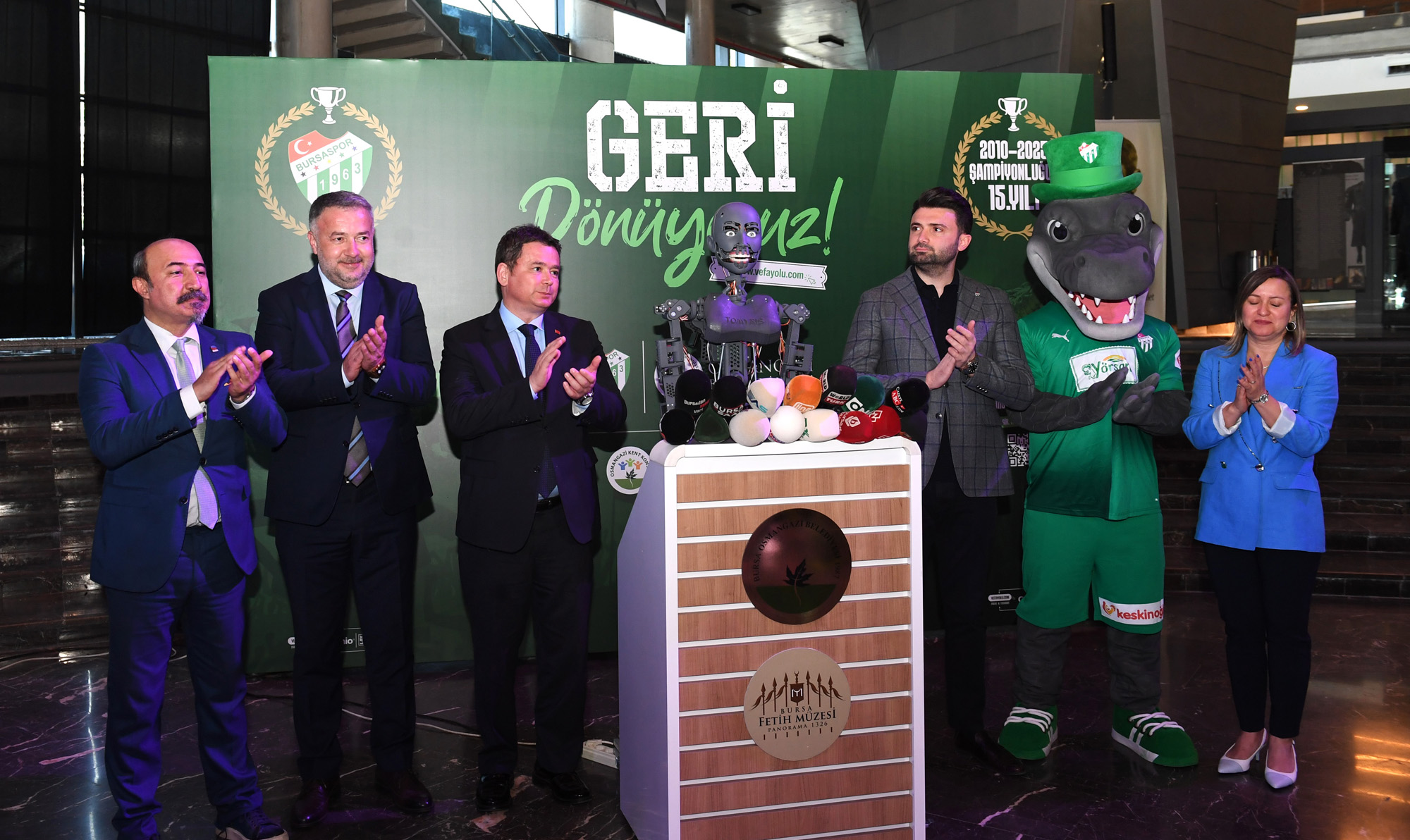 Vefa Yolu'nda yeşil beyaz buluşma: Bursaspor şampiyonluğunun 15. yılı kutlandı