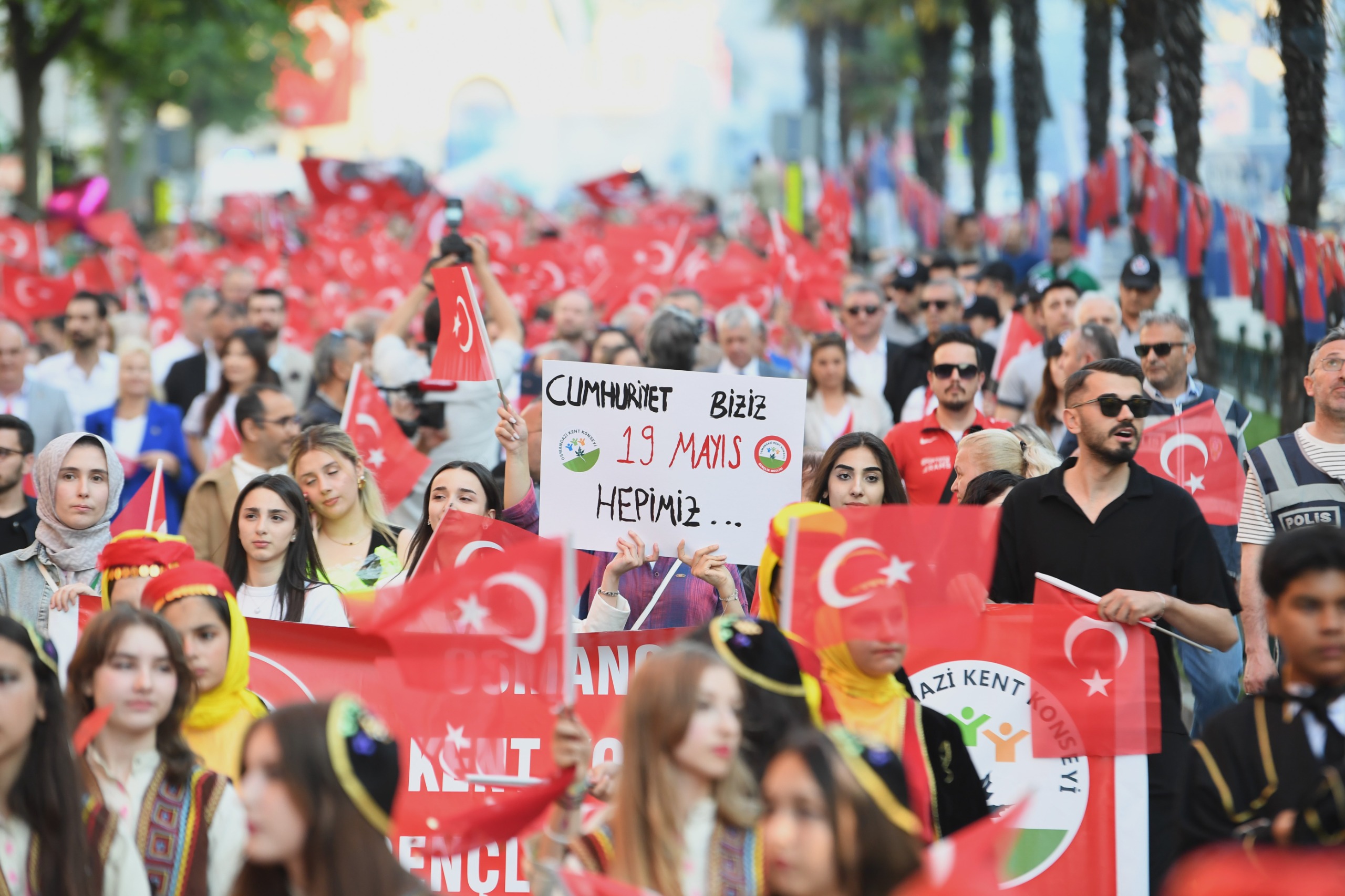Osmangazi’de binlerce kişilik 19 Mayıs korteji