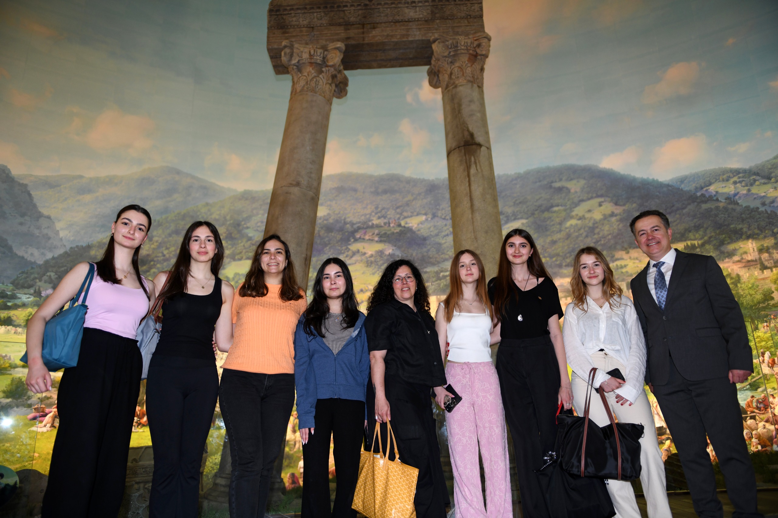 Başkan Aydın örnek liselilerle Osmangazi’de bir araya geldi