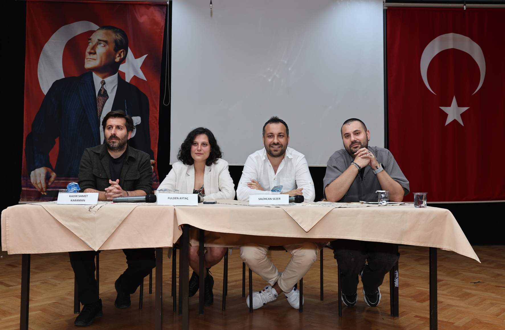 Yazarlar genç kalemlerle buluştu