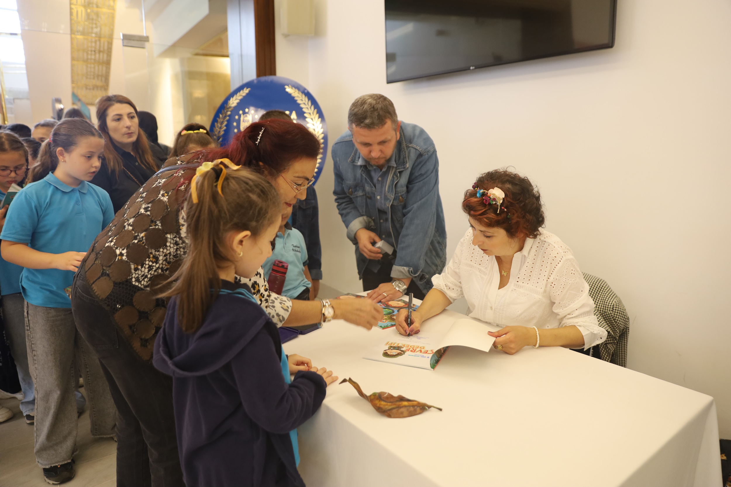 ‘Çevre Dedektifi’ kitabının yazarı çocuklarla buluştu