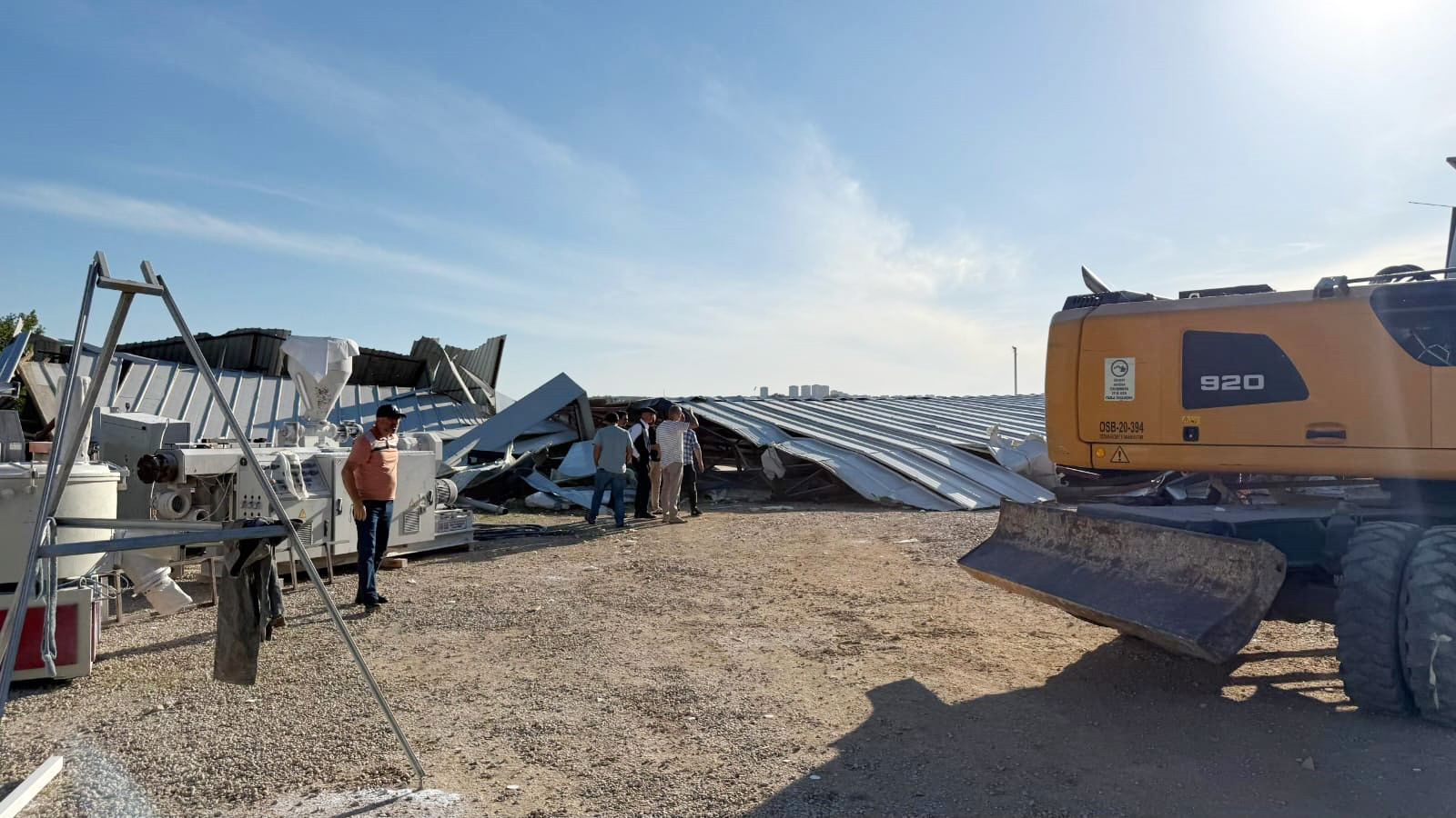 Tarım arazileri kaçak yapılardan temizleniyor