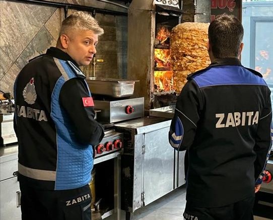 İnegöl Belediyesi Zabıtası'ndan döner salonlarına denetim