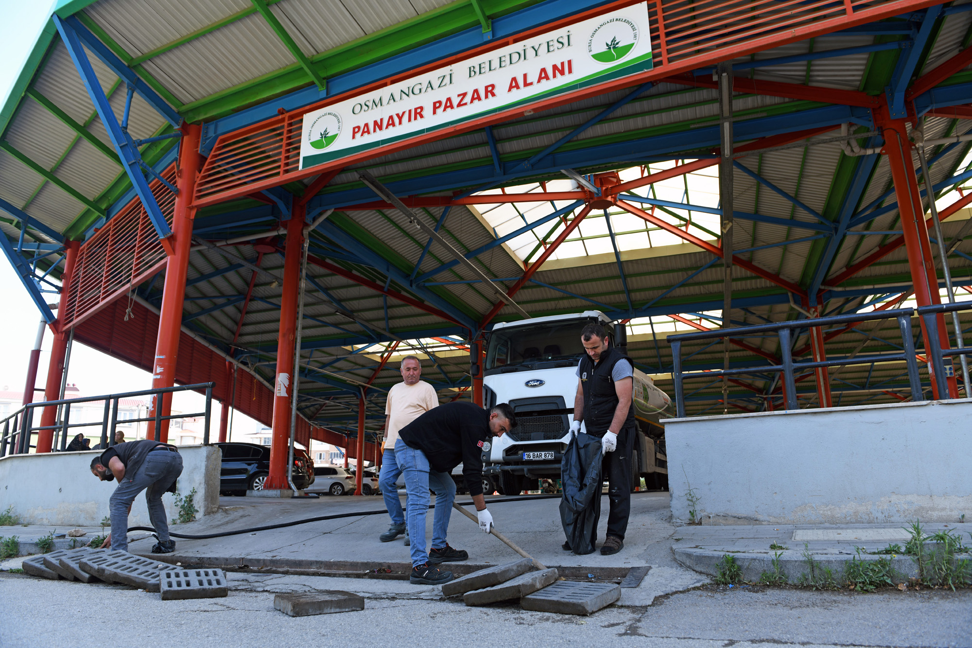 23 Pazar Yeri Osmangazi'de Kurban Kesim noktası oldu