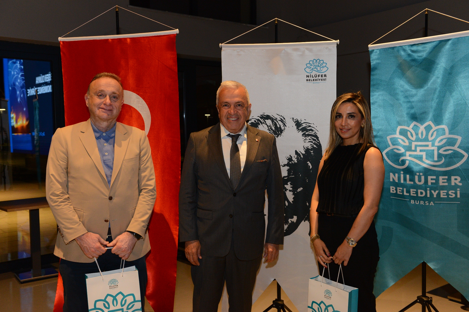 Nilüfer'de yeni dünya düzeni tartışıldı: ABD-Çin rekabeti ve Türkiye'nin rolü