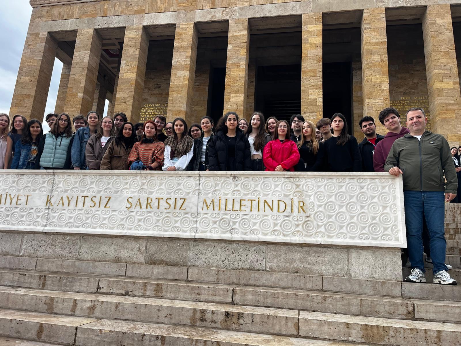 Nilüfer Gençlik Korosu başkentten ödülle döndü