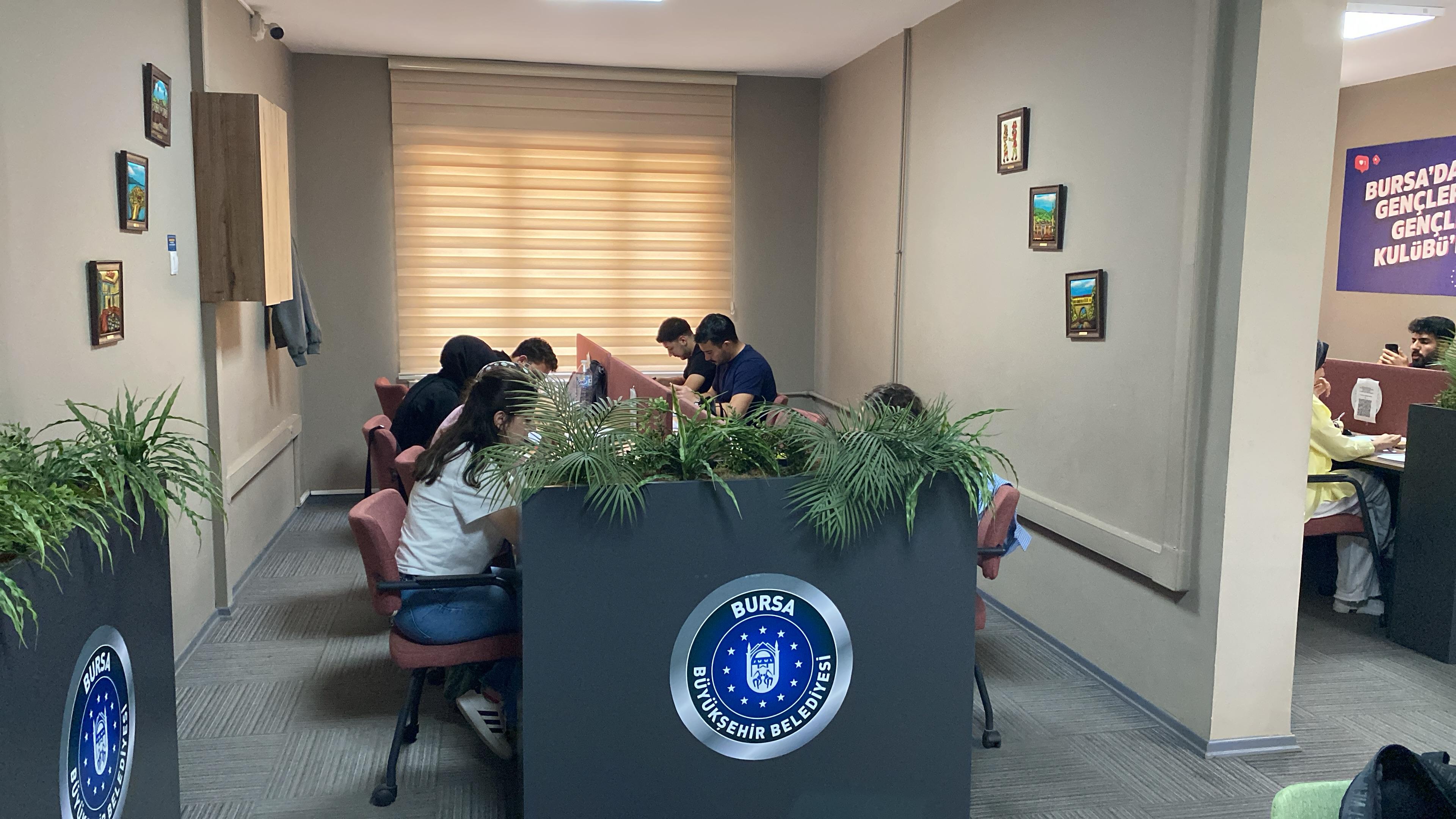 Gençlik merkezleri, sınav haftasında 24 saat açık